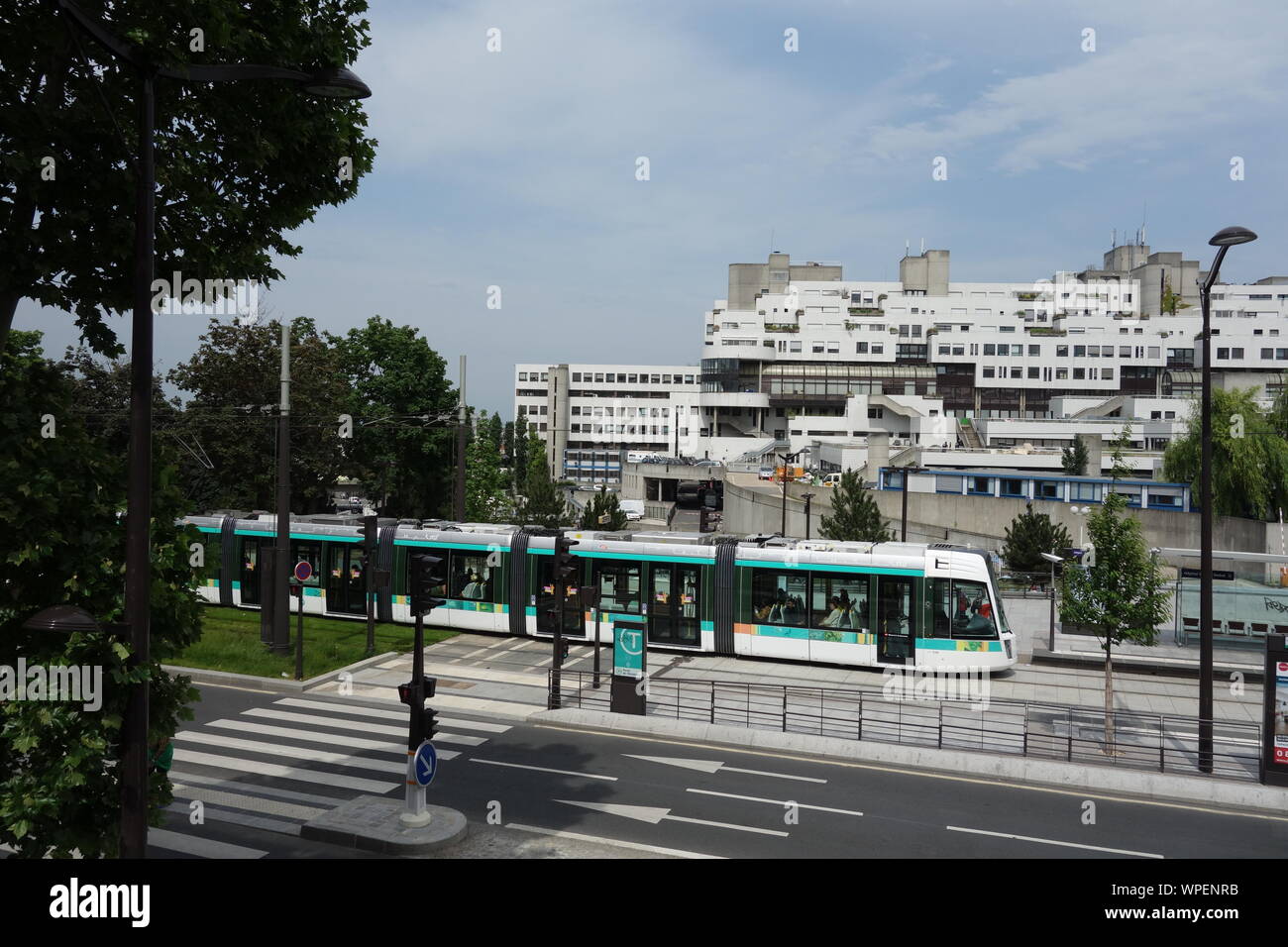 Paris, le tramway moderne Linie T3bis, hôpital Robert Debré Banque D'Images