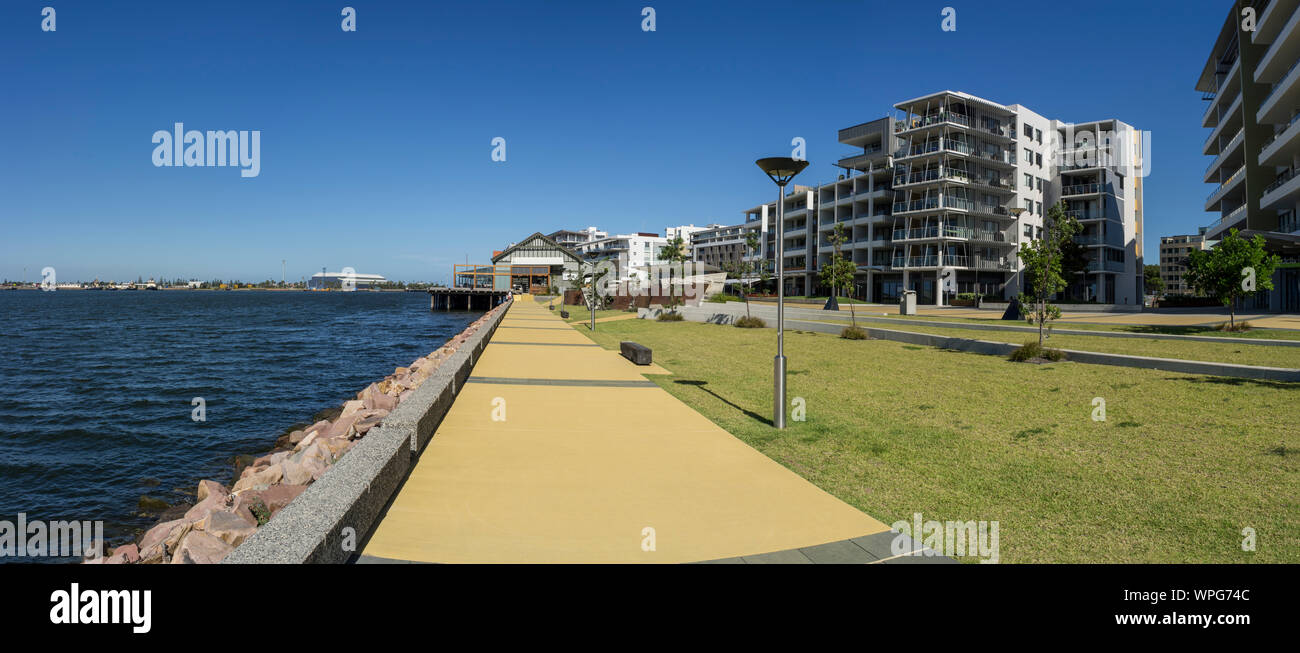 Immeuble d'appartements dans la cité parlementaire, de Chèvrefeuille, de l'Estran Newcastle Newcastle, NSW, Australie Banque D'Images