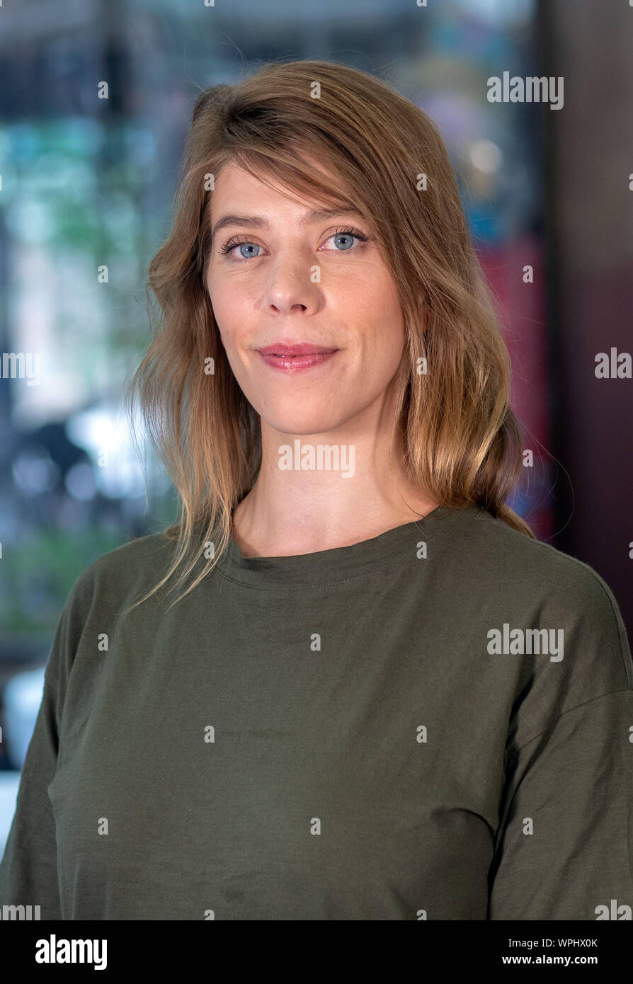 Hambourg, Allemagne. 09Th Sep 2019. La cinéaste Nora Fingscheidt peut être vu après une entrevue. Fingscheidt film primé de l'ystemsprenger «' démarre sur 19.09.2019 dans les salles allemandes. Credit : Jens Büttner/dpa-Zentralbild/dpa/Alamy Live News Banque D'Images