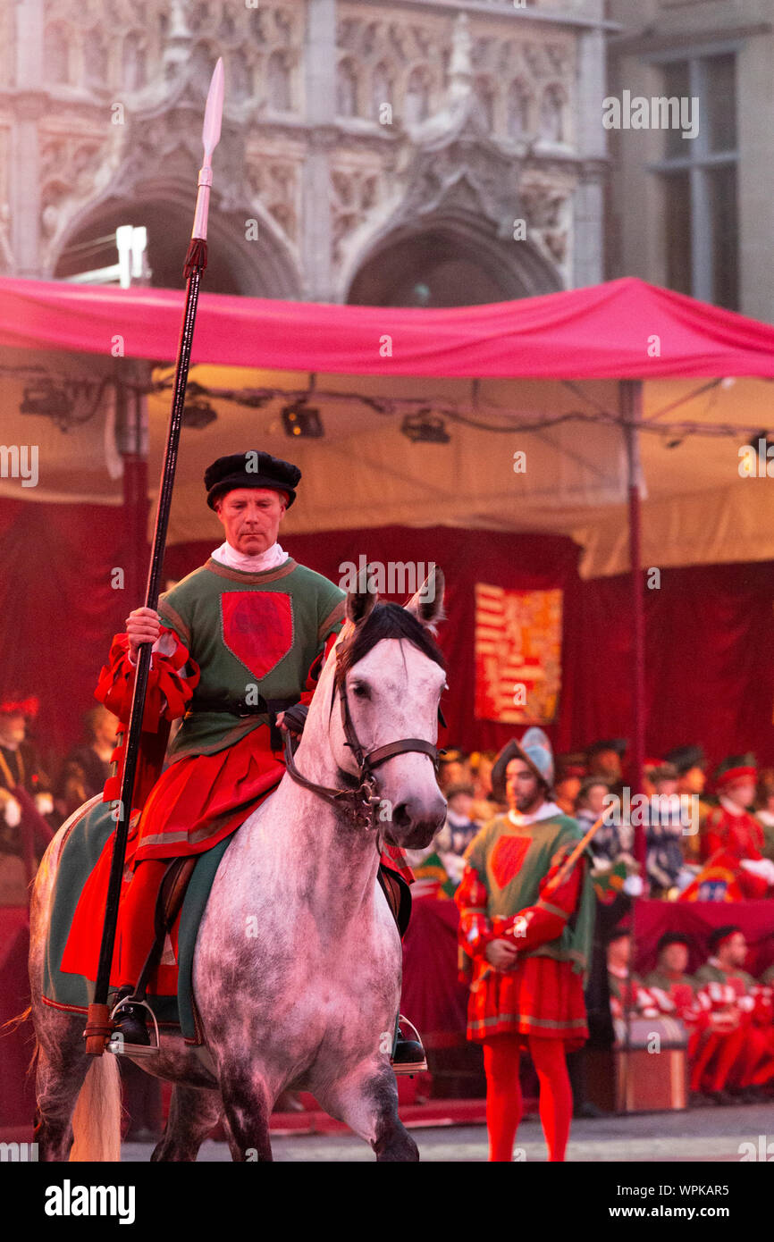 Ommegang Bruxelles Charles Quint histoire tradition procession religieuse Festival parade chevaux Grand Place l'UNESCO Banque D'Images