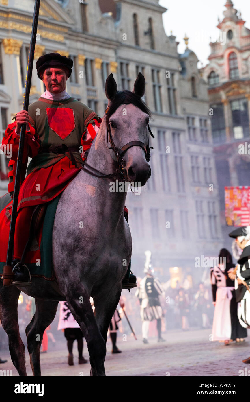Ommegang Bruxelles Charles Quint histoire tradition procession religieuse Festival parade chevaux Grand Place l'UNESCO Banque D'Images