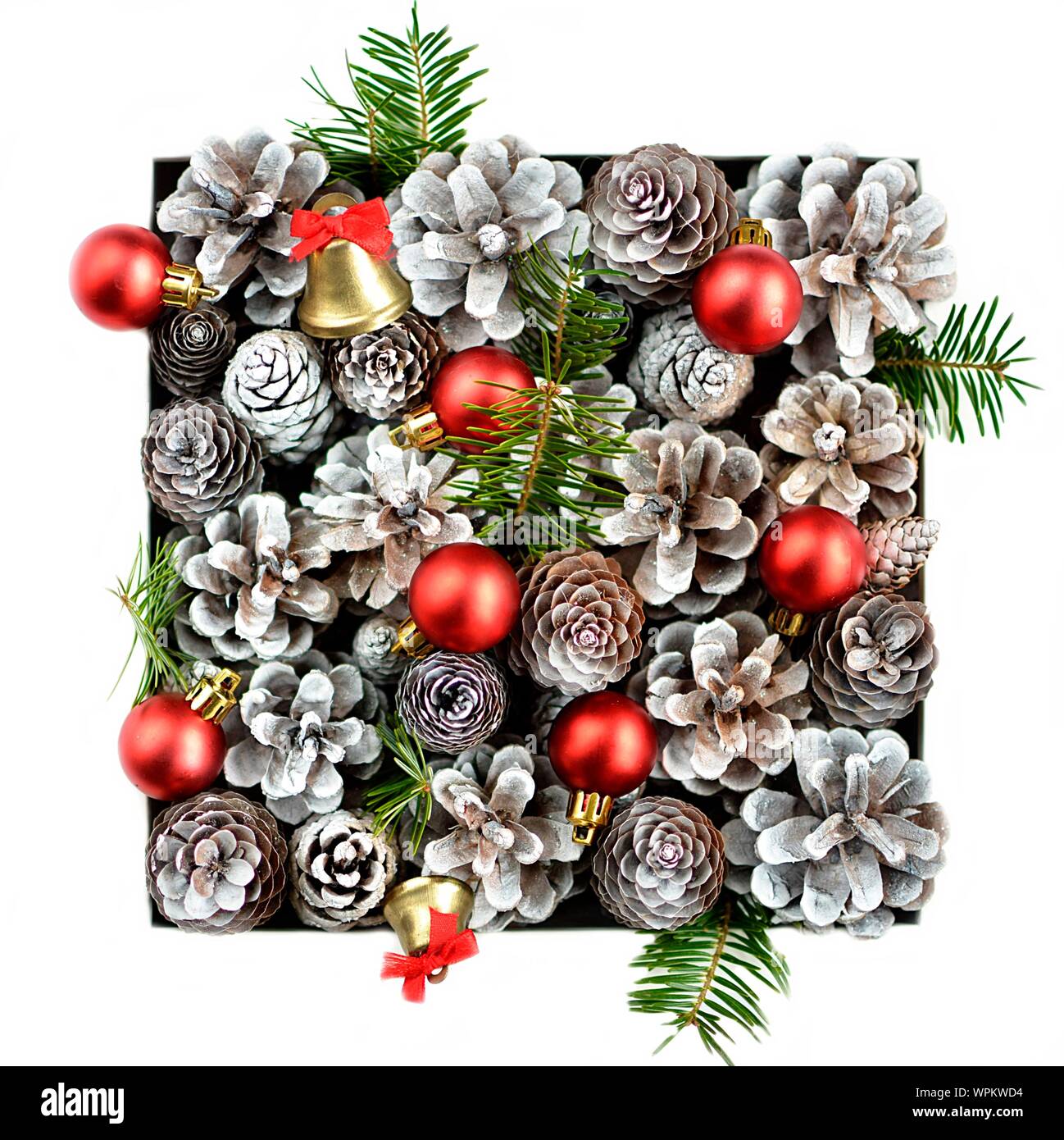 Noël décoration faite de cônes de pin Banque D'Images