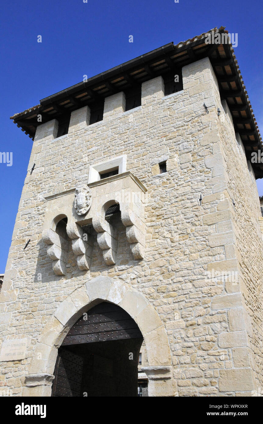 Porte de St François, Porta San Francesco, Saint-Marin, l'Europe Banque D'Images