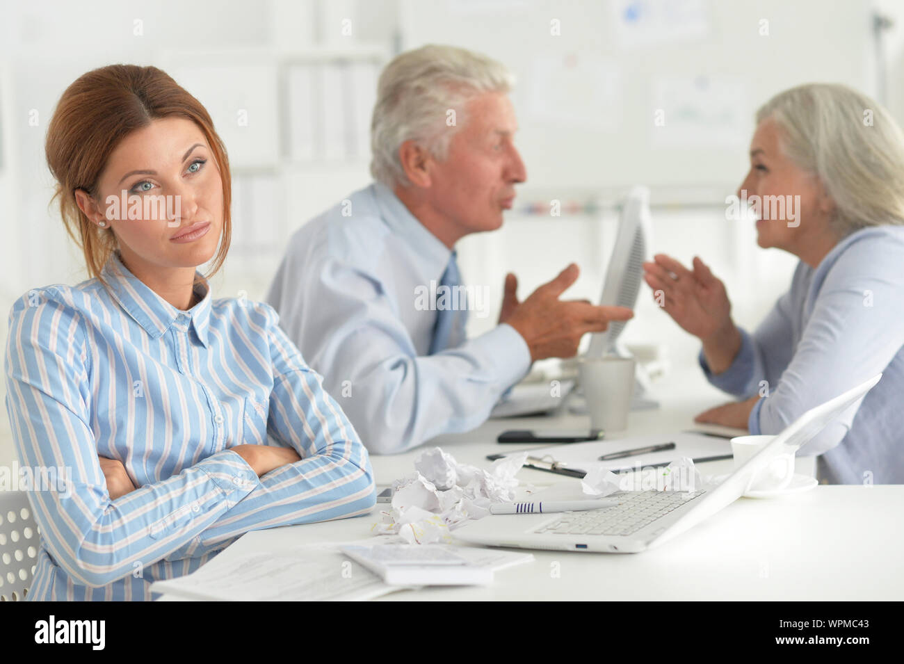 Portrait de groupe des gens d'affaires in modern office Banque D'Images