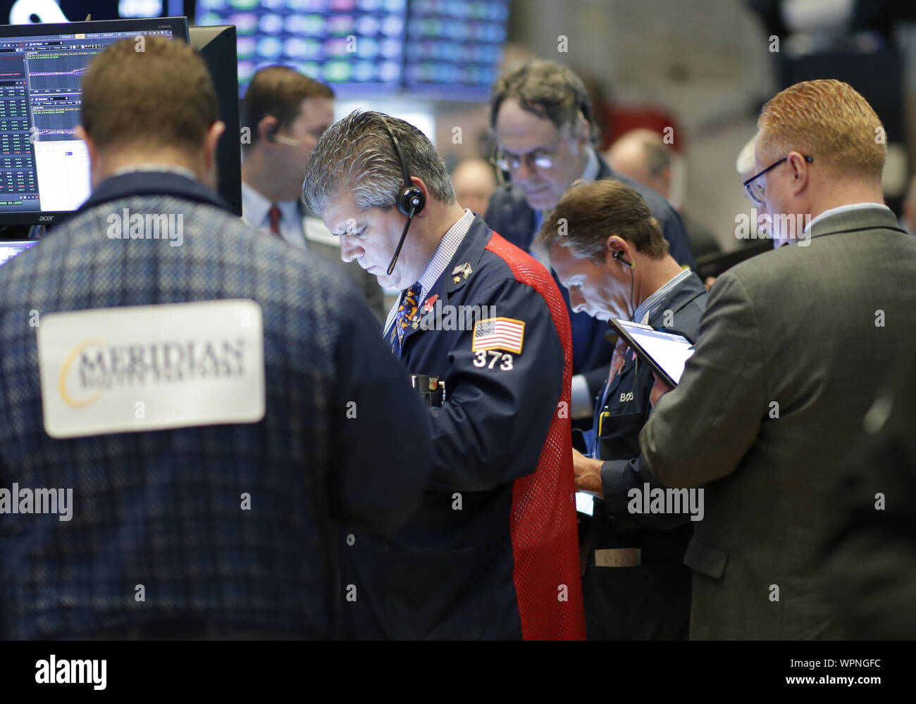 Traders travailler sur le le parquet de la Bourse de New York sur Wall Street à New York le lundi, Septembre 9, 2019. Le Dow a donné en arrière quelques gains dans la deuxième moitié de la journée de négociation. Photo de John Angelillo/UPI Banque D'Images