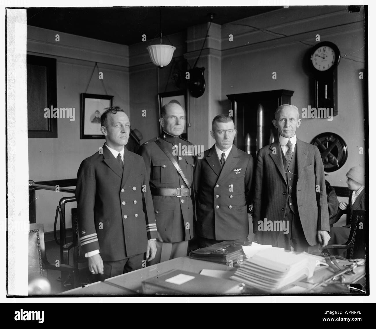 Le lieutenant Com. R.m. Pierce, le major H. Leonard, le lieutenant Com. R.G. Pennoyer, le professeur M. Hovgaard Banque D'Images