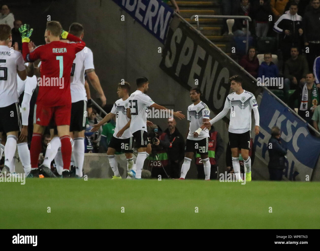 Stade national de football à Windsor Park, Belfast, Irlande du Nord. 09 sept 2019. UEFA EURO 2020 - qualification du groupe C, l'Irlande du Nord / Allemagne (blanc). L'action de ce soir. Serge Gnabry (20) a marqué le deuxième but. Crédit : David Hunter/Alamy Live News. Banque D'Images