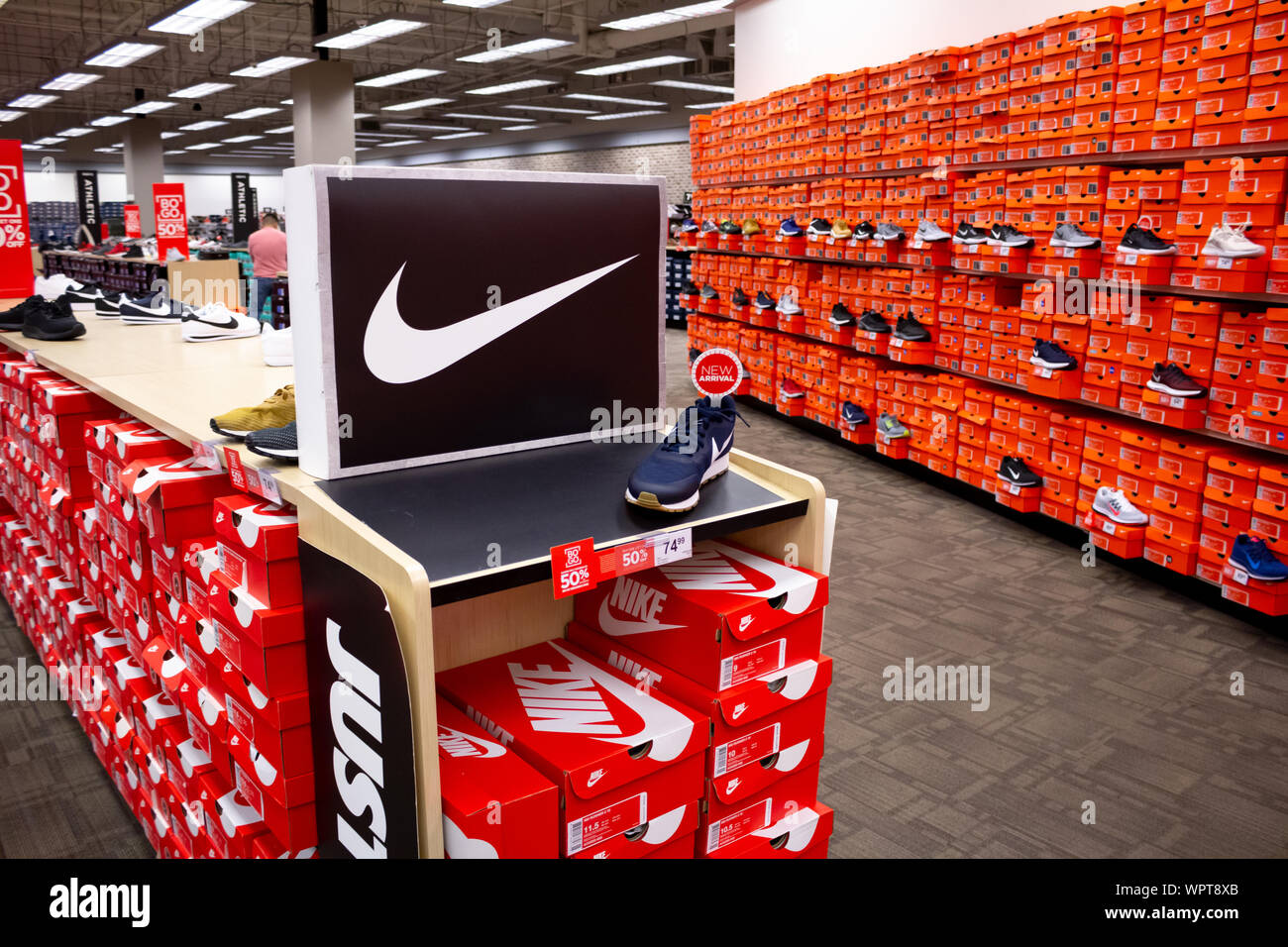 Los Angeles, Californie, États-Unis - 02-22-2019: Une vue de la section Nike Shoe vu dans un magasin de détail local. Banque D'Images