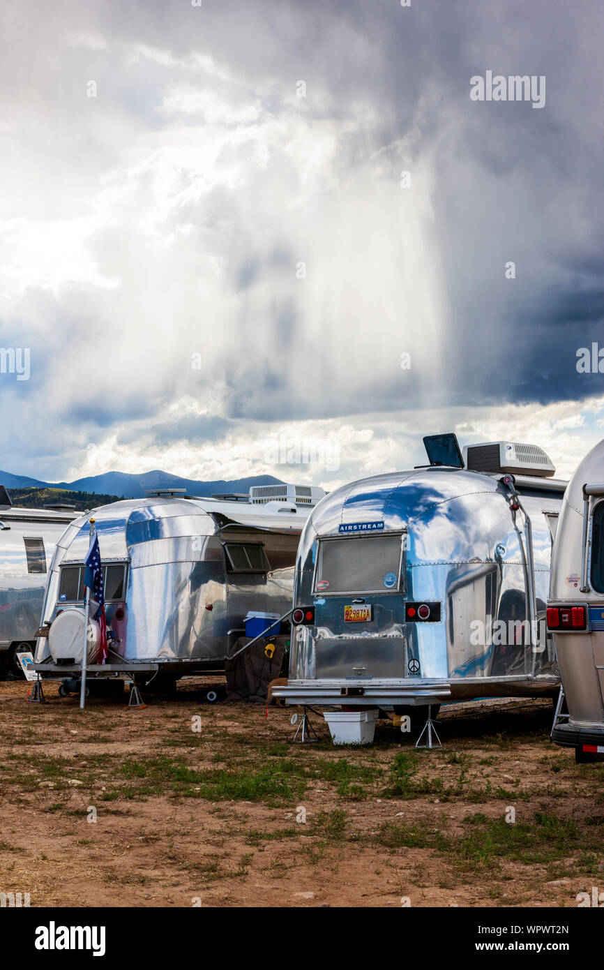 Camping Airstream remorques au Vintage Airstream Club Rocky Mountain Rally Banque D'Images