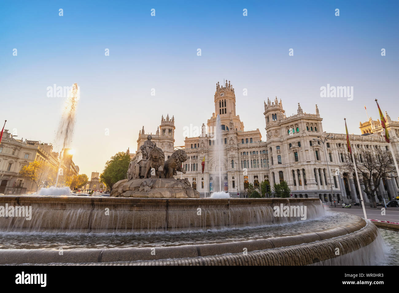 Espagne Madrid, ville de soleil sur Fontaine de Cibeles et CentroCentro Banque D'Images