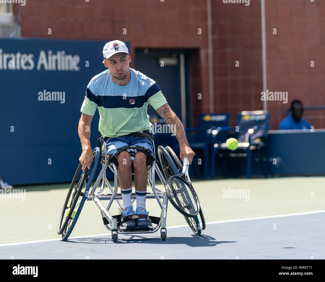 New York, NY - 8 septembre 2019 : Andy Lapthorne (Grande-Bretagne) en action au cours de quad en fauteuil roulant des célibataires match final à l'US Open contre Dylan Alcott (Australie) à Billie Jean King National Tennis Center Banque D'Images