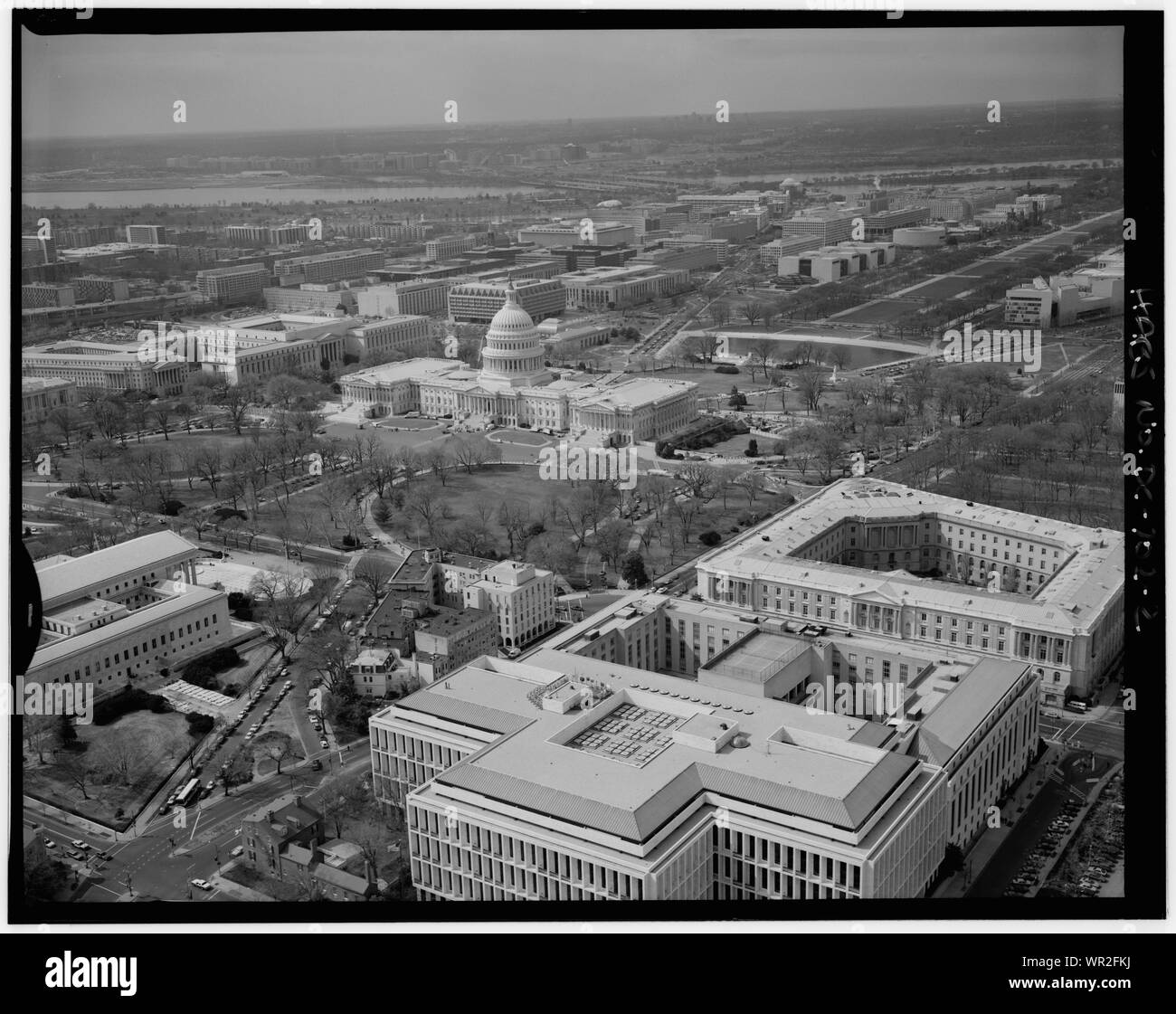 MARYLAND AVENUE À AU SUD-OUEST À PARTIR DE LA PREMIÈRE RUE, NE. ; 2. Vue aérienne de MARYLAND AVENUE À AU SUD-OUEST À PARTIR DE LA PREMIÈRE RUE, NE. - Maryland Avenue, Washington, District of Columbia, DC ; Banque D'Images