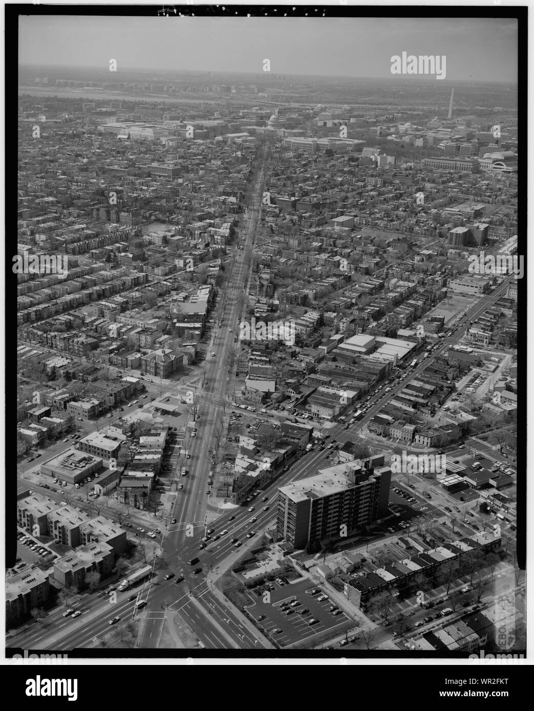 Sud-ouest le long du couloir du Maryland Avenue Florida Avenue, NW. ; 4. Vue aérienne SUD-OUEST LE LONG DU COULOIR DU MARYLAND AVENUE FLORIDA Avenue, NW. (Photo agrandie de 4x5 négatif.) - Maryland Avenue, Washington, District of Columbia, DC ; Banque D'Images