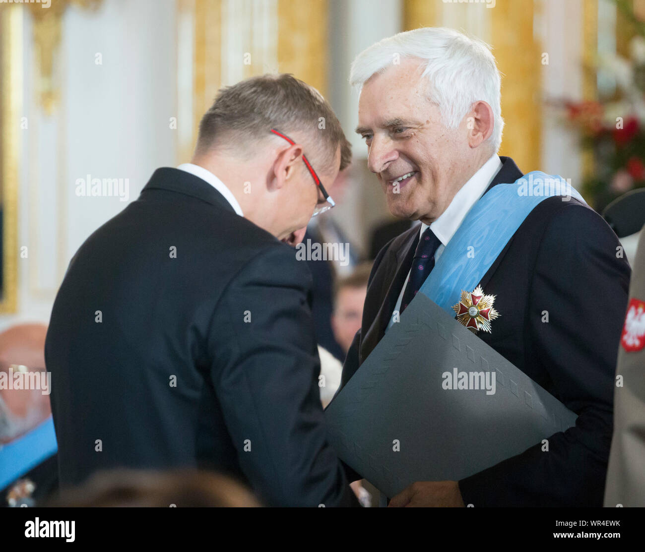 Le 6 août 2015, Varsovie, l'inauguration présidentielle en Pologne : Andrzej Duda prêté serment en tant que nouveau président polonais. Recevoir les insignes d'ordres au Royal Banque D'Images