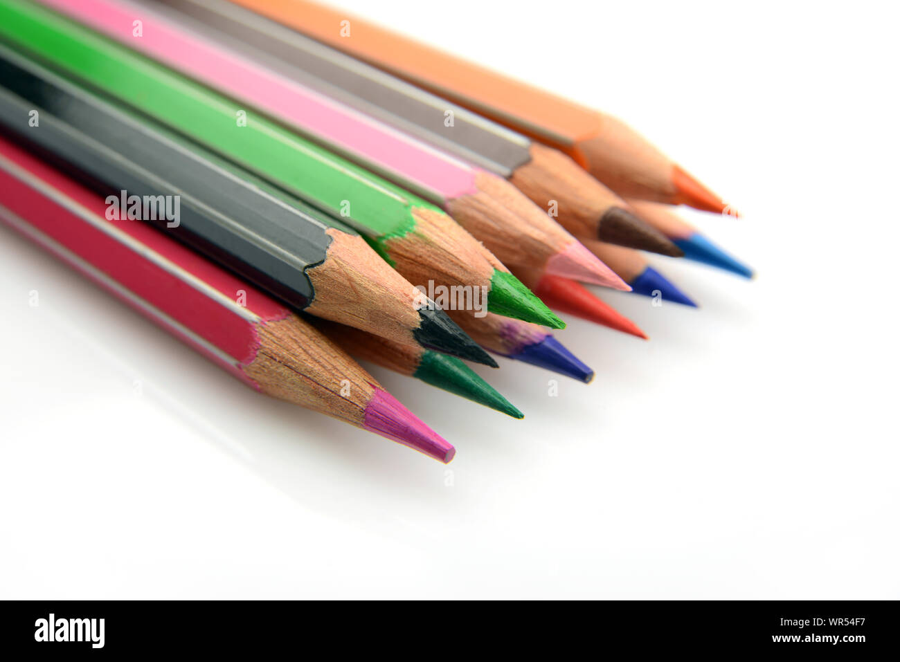 Crayons de couleur pour les étudiants et les artistes, l'art du matériel pour la créativité Banque D'Images