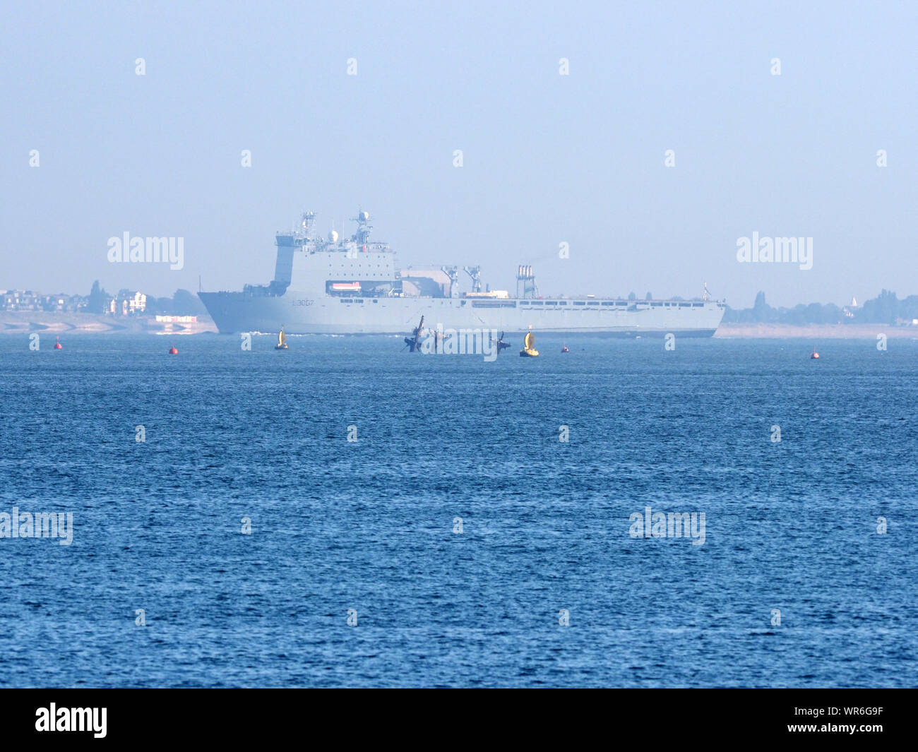 Sheerness, Kent, UK. 10 Septembre, 2019. Auxiliaire de la Flotte royale navire 'la baie de Lyme' aperçoit au large de Sheerness, Kent vu ce matin dans la brume matinale car il part pour Londres. Appel de demandes la baie de Lyme est assistant à Londres la semaine d'expédition internationale. La Defence & Security Equipment International (DSEI) Show est aussi sur d'Excel. Credit : James Bell/Alamy Live News Banque D'Images