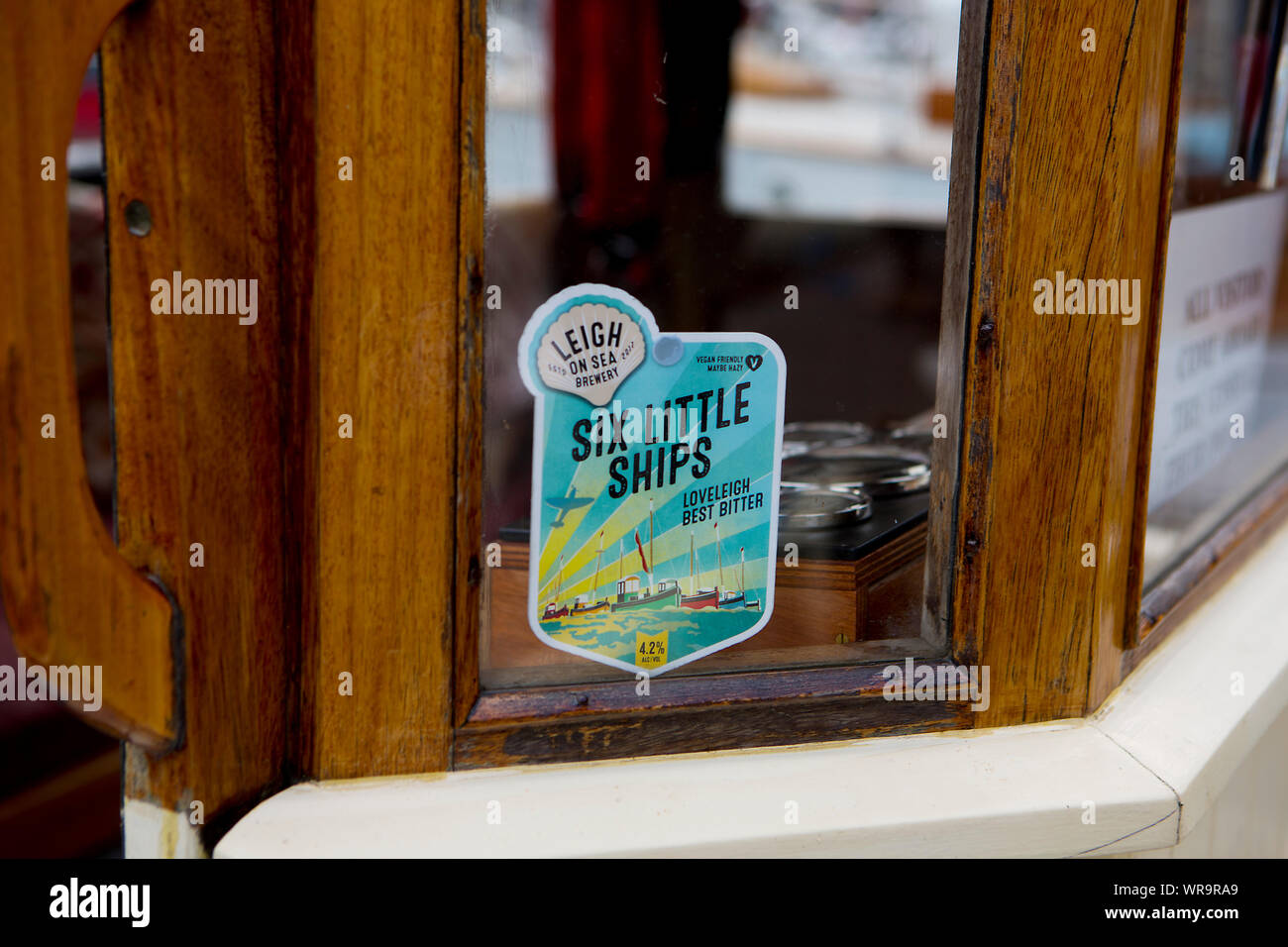 'Six peu de provisions de bière autocollant publicitaire sur la fenêtre de 'Janthea «unkirk, un petit navire", participant de l'opération "Dynamo" en 1940, à l'Acc Banque D'Images
