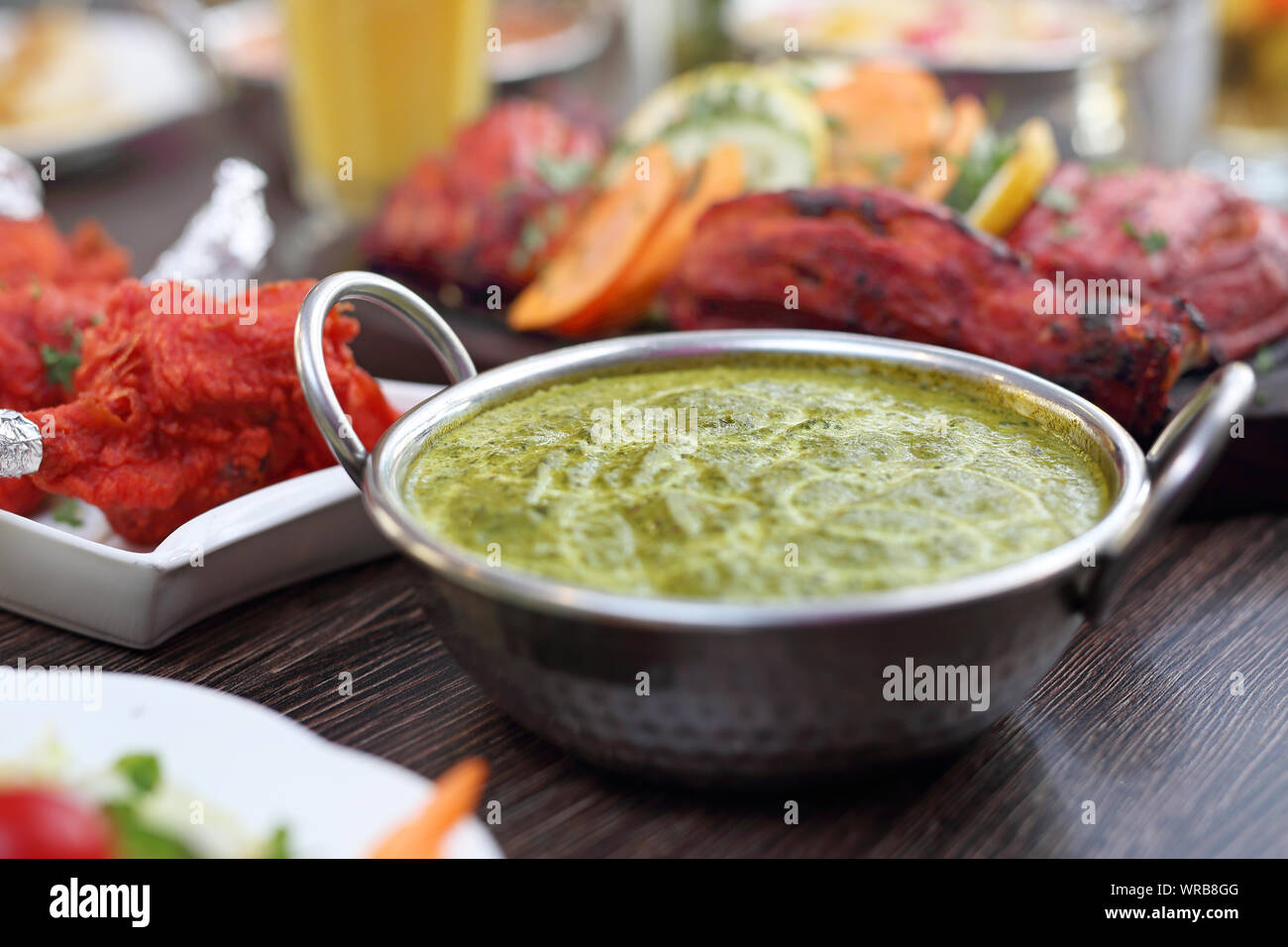 Soupe indienne. Nourriture indienne. Des plats traditionnels indiens. Banque D'Images