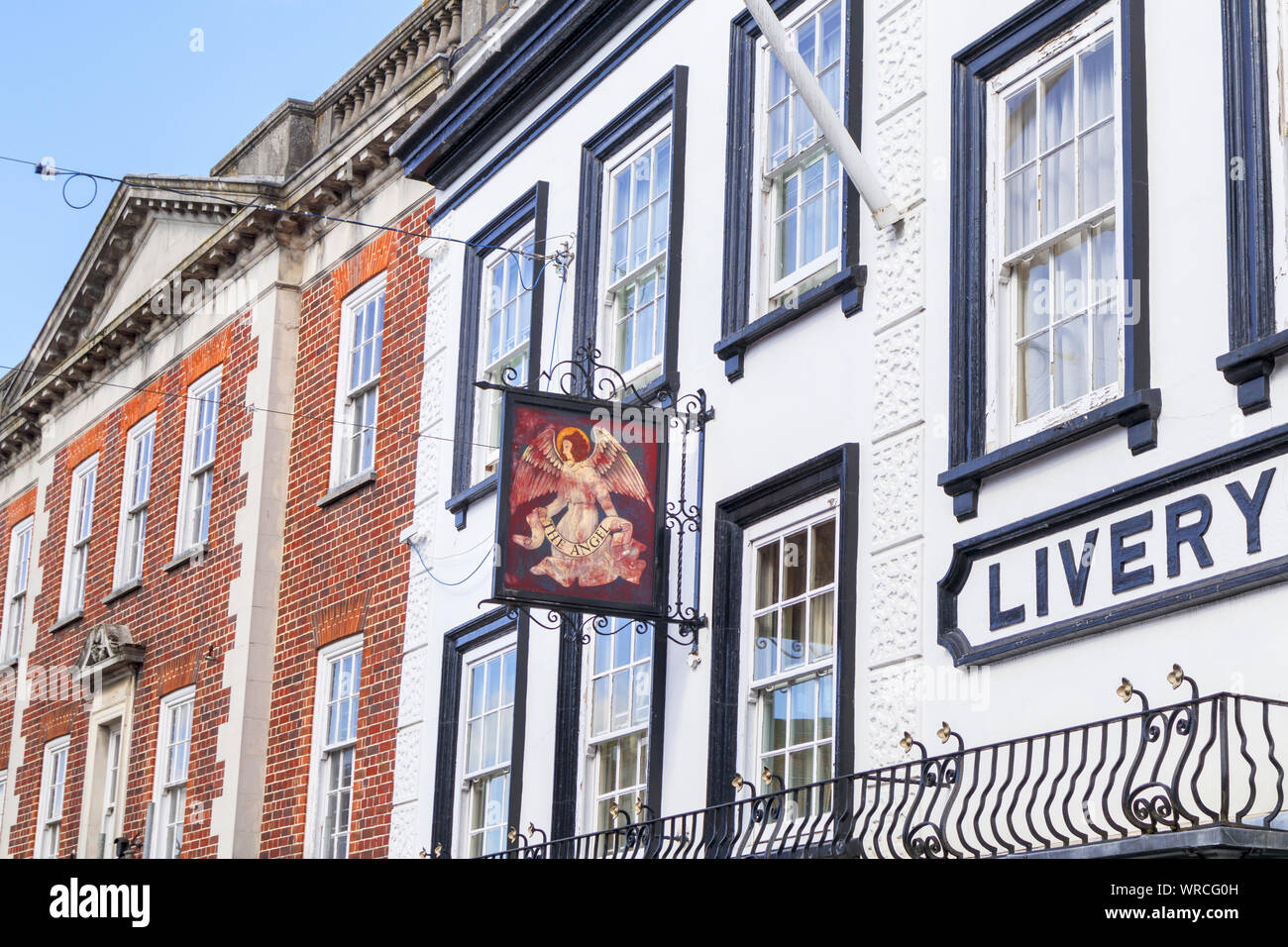 Inscrivez-vous à l'avant de l'hôtel Angel, ancien livery stables, High Street, dans le centre-ville de Guildford, Surrey, Angleterre du Sud-Est, Royaume-Uni Banque D'Images