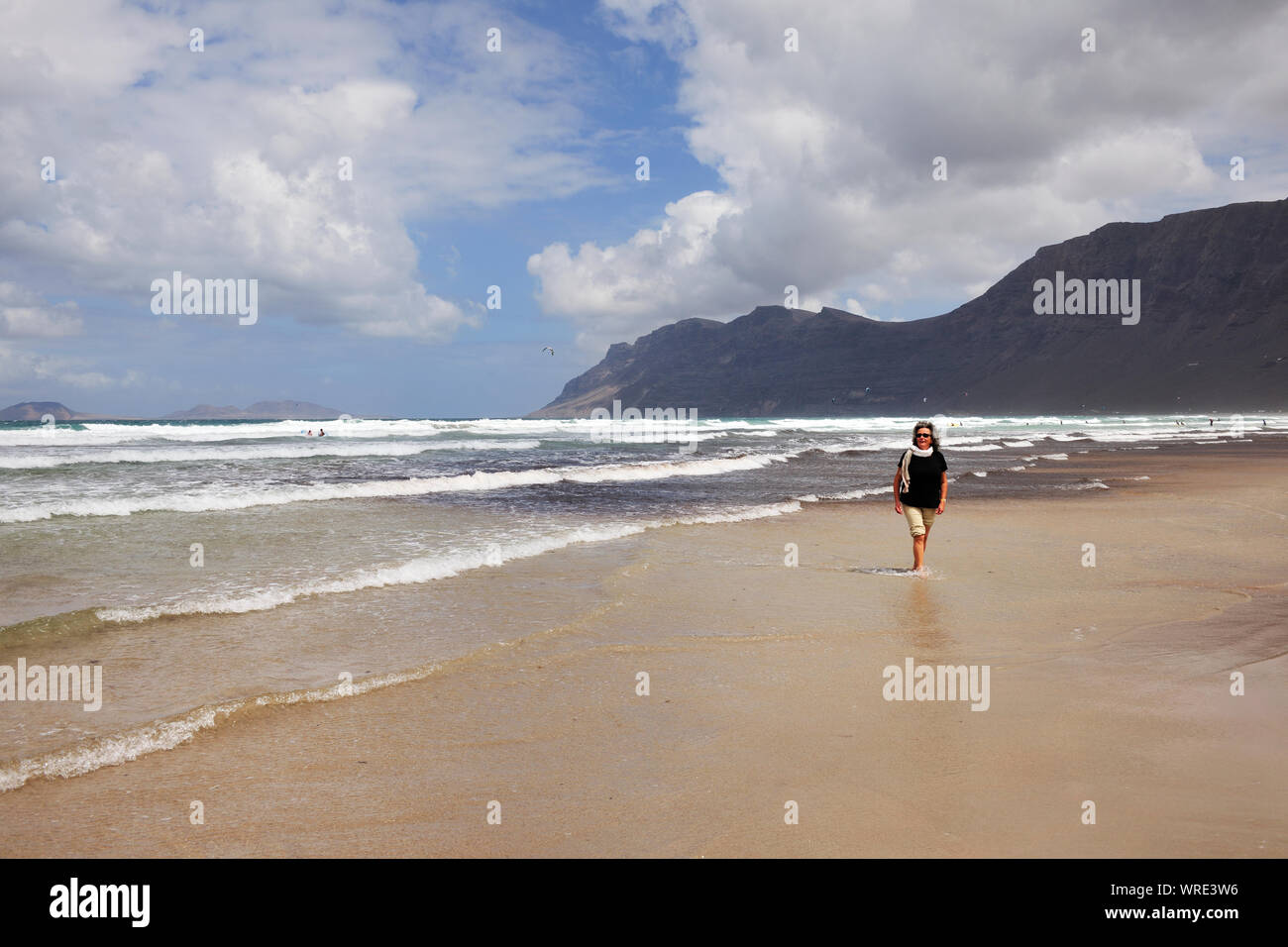 La plage de Famara. Lanzarote, îles Canaries. Espagne Banque D'Images