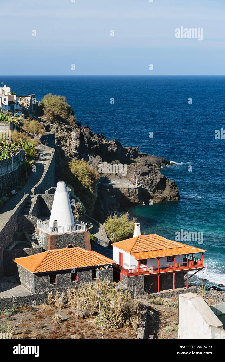 Maisons en bord de mer à San Andres village de l'est de La Palma, Espagne. Banque D'Images