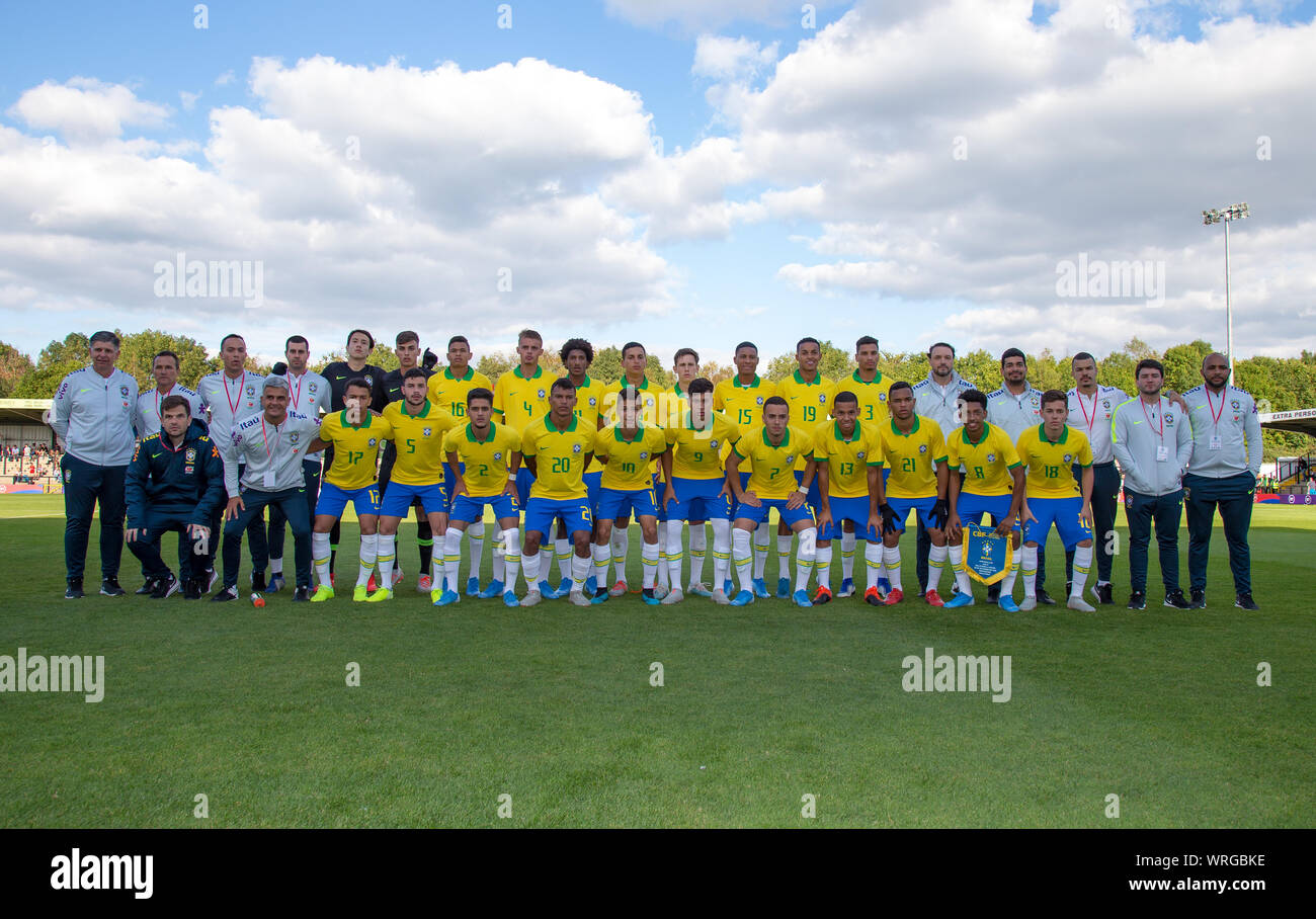 L'équipe du Brésil et personnel au cours de l'avant match photos de moins de 18 ans match amical entre l'Angleterre U18 & U18 au Brésil Hednesford Town Football Club Banque D'Images