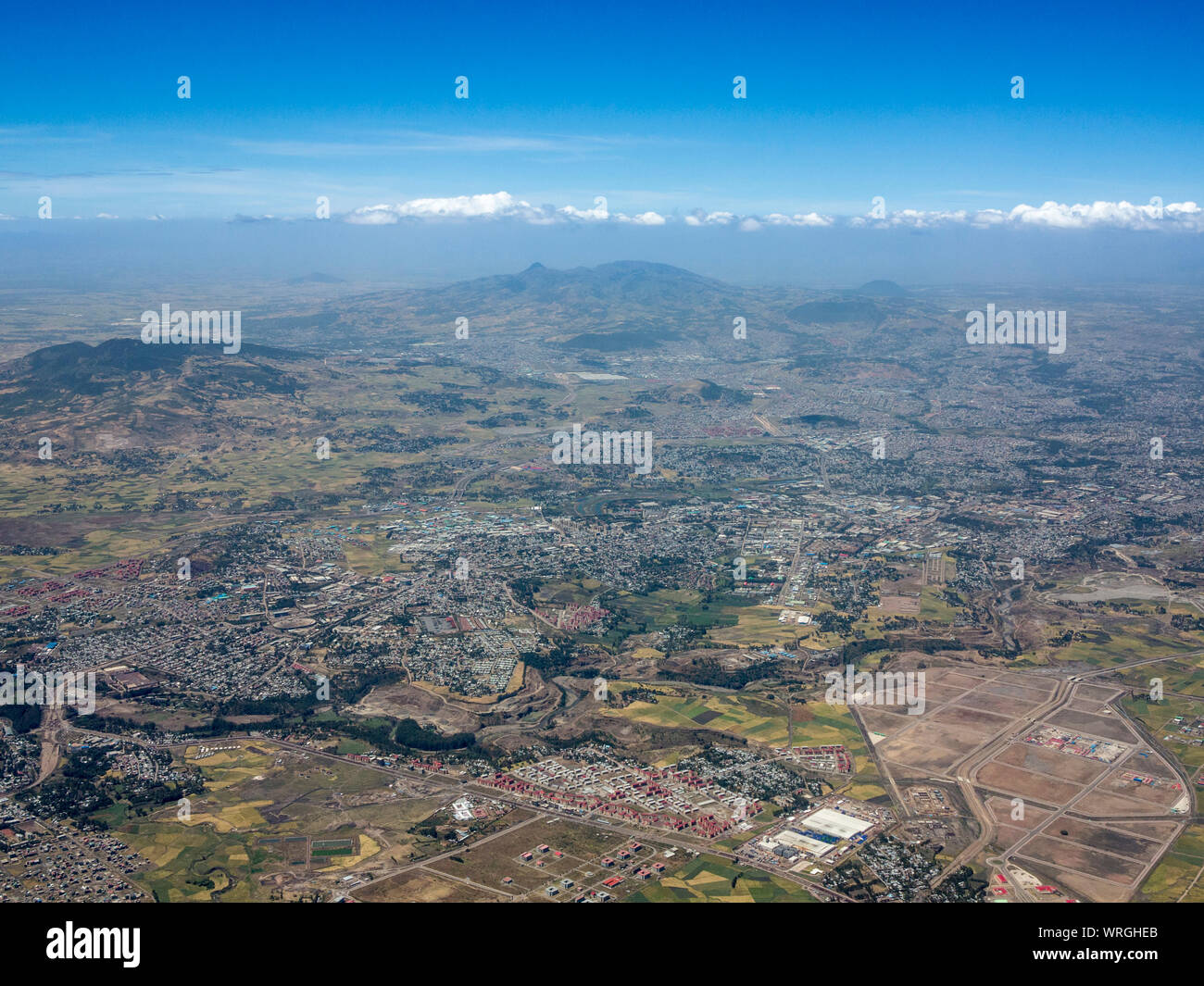 Vue aérienne de la ville tentaculaire de Addis Ababa, Ethiopie. Banque D'Images