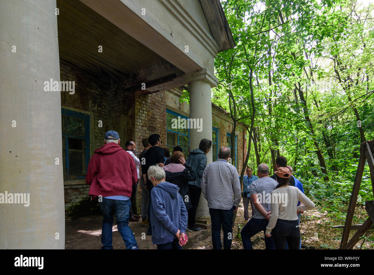 (Tchernobyl) Tchernobyl : la maternelle de Kopachi abandonnés, d'entrée, les touristes à Tchernobyl (Zone d'exclusion de Tchernobyl), Kiev Kiev oblast, Ukraine Banque D'Images