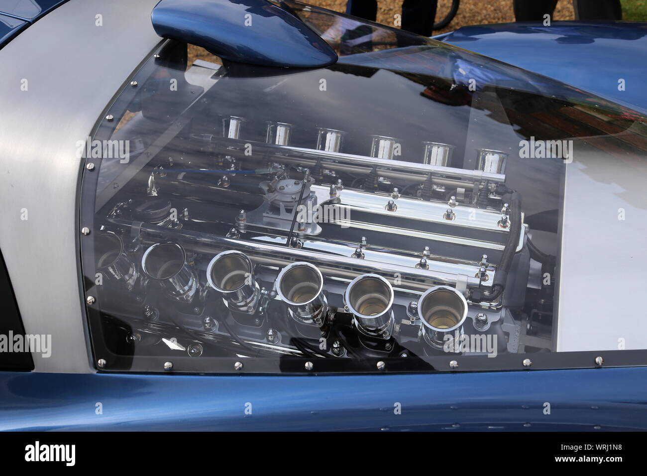 Quad-cam moteur V12, lancement de l'Ecurie Ecosse LM69 prototype, Concours d'élégance 2019, Hampton Court Palace, East Molesey, Surrey, England, UK Europe Banque D'Images Quad-cam moteur V12, lancement de l'Ecurie Ecosse LM69 prototype, Concours d'élégance 2019, Hampton Court Palace, East Molesey, Surrey, England, UK Europe Banque D'Images