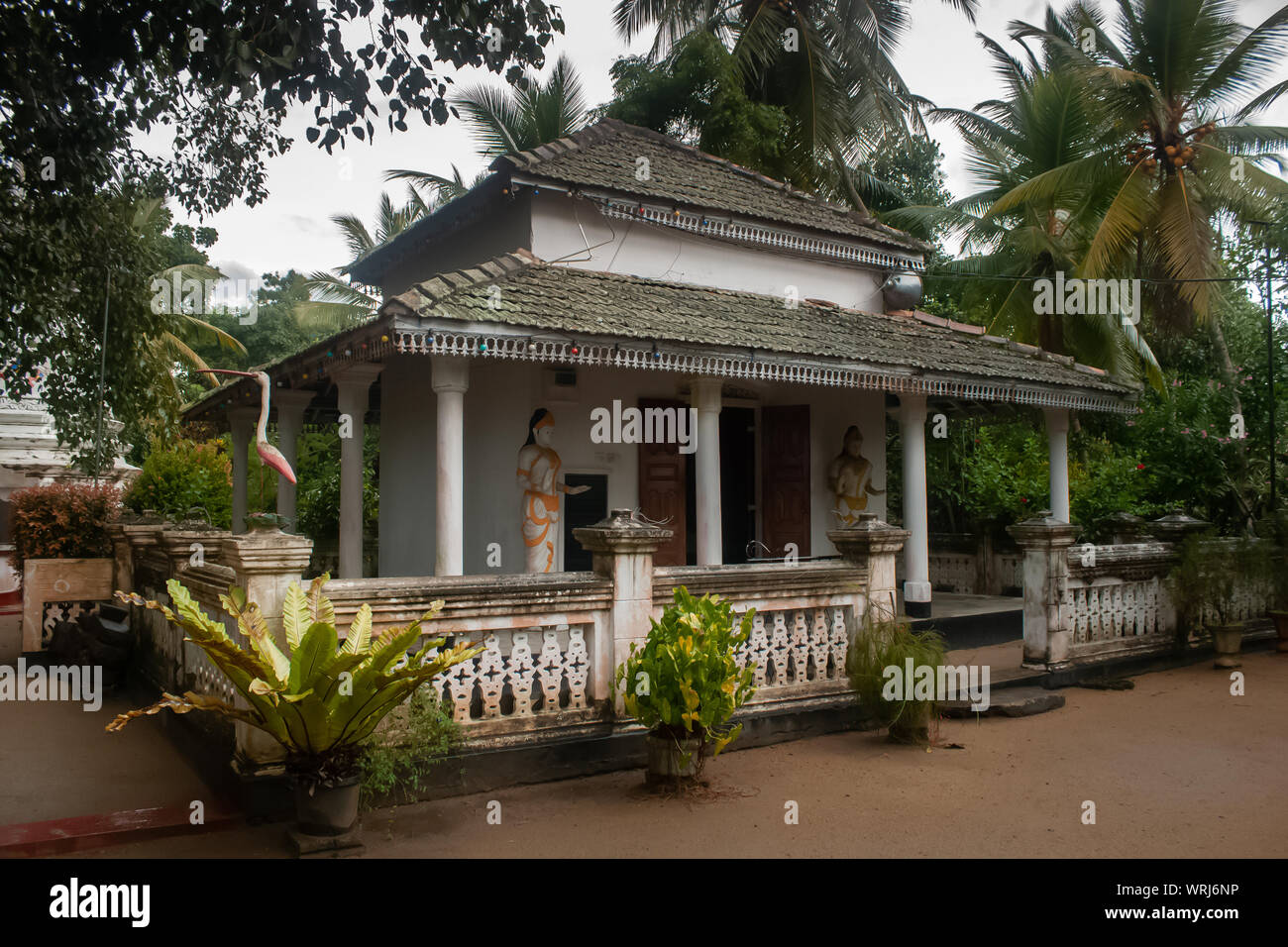 Temple sur l'île sur la rivière Madu Banque D'Images