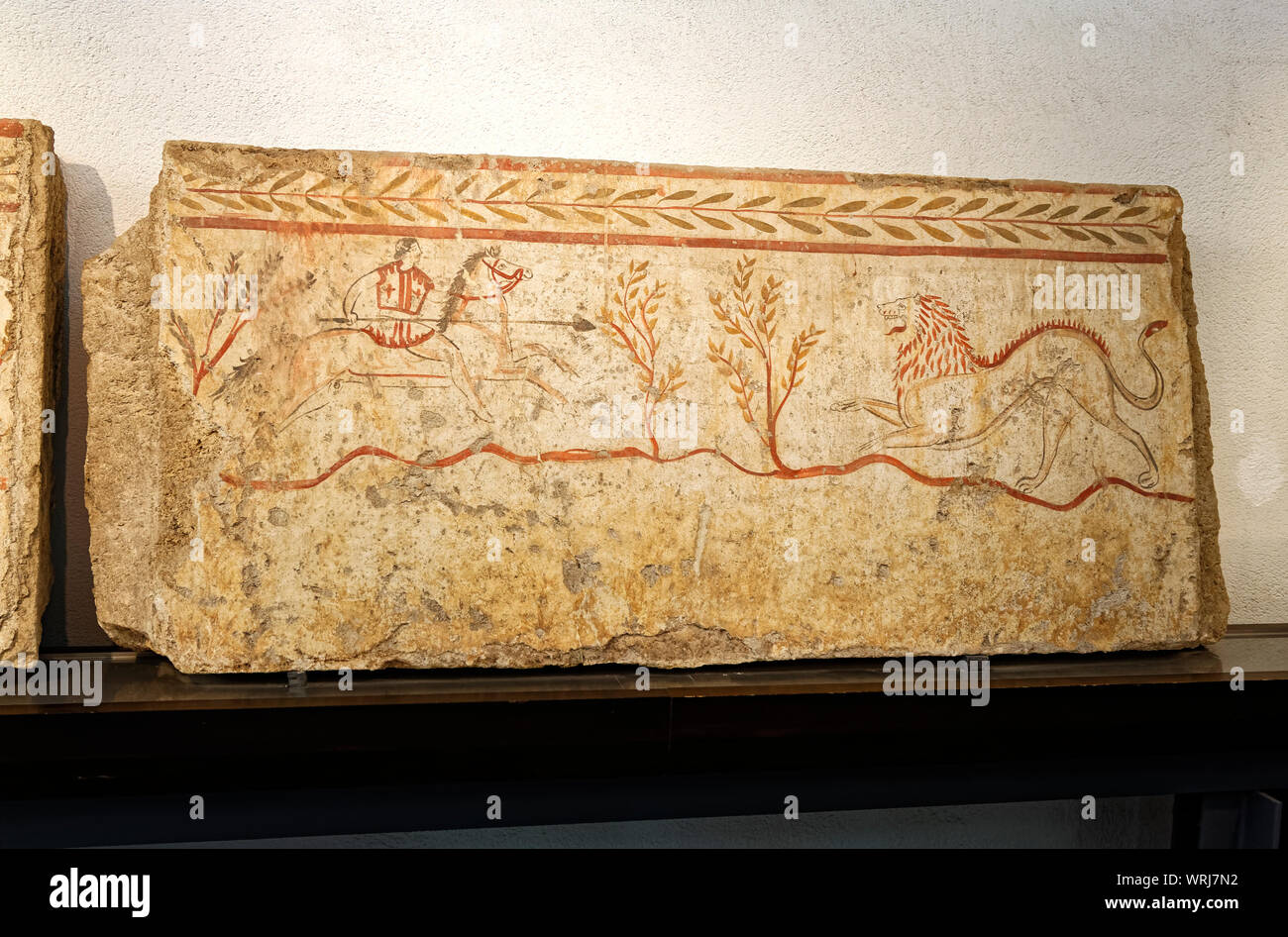 Grande pierre peint de tombeau, scène de chasse, Paestum, ruines, ancienne ville grecque, site archéologique, 500 avant J.-C., vieux, site de l'UNESCO ; Europe ; Province de Banque D'Images