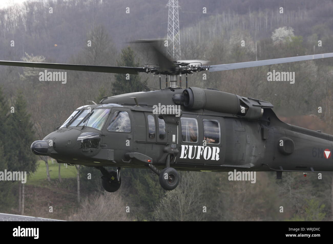 Le Sikorsky UH-60 Black Hawk est un quatre-blade, double-moteur, l'hélicoptère utilitaire de transport moyen fabriqué par Sikorsky Aircraft. Banque D'Images