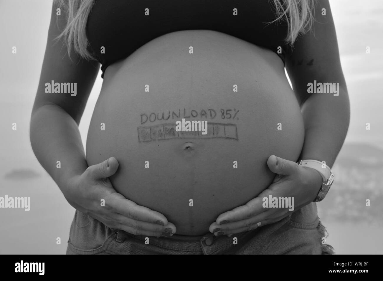 Bebe Abdomen Banque D Images Noir Et Blanc Alamy