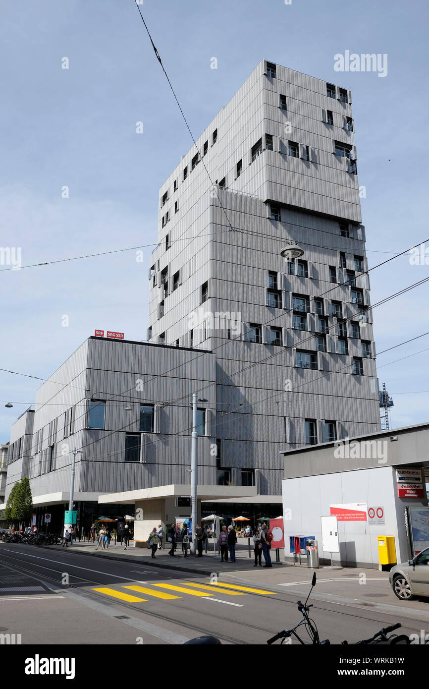 Une vue générale de la la Meret Oppenheim immeuble de grande hauteur, à côté de la gare principale de Bâle, Suisse. Banque D'Images