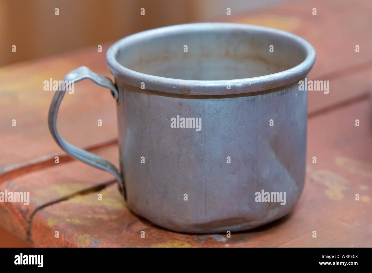 Tasse de campng en émal, tasse de campng, rene des abelles, dsant