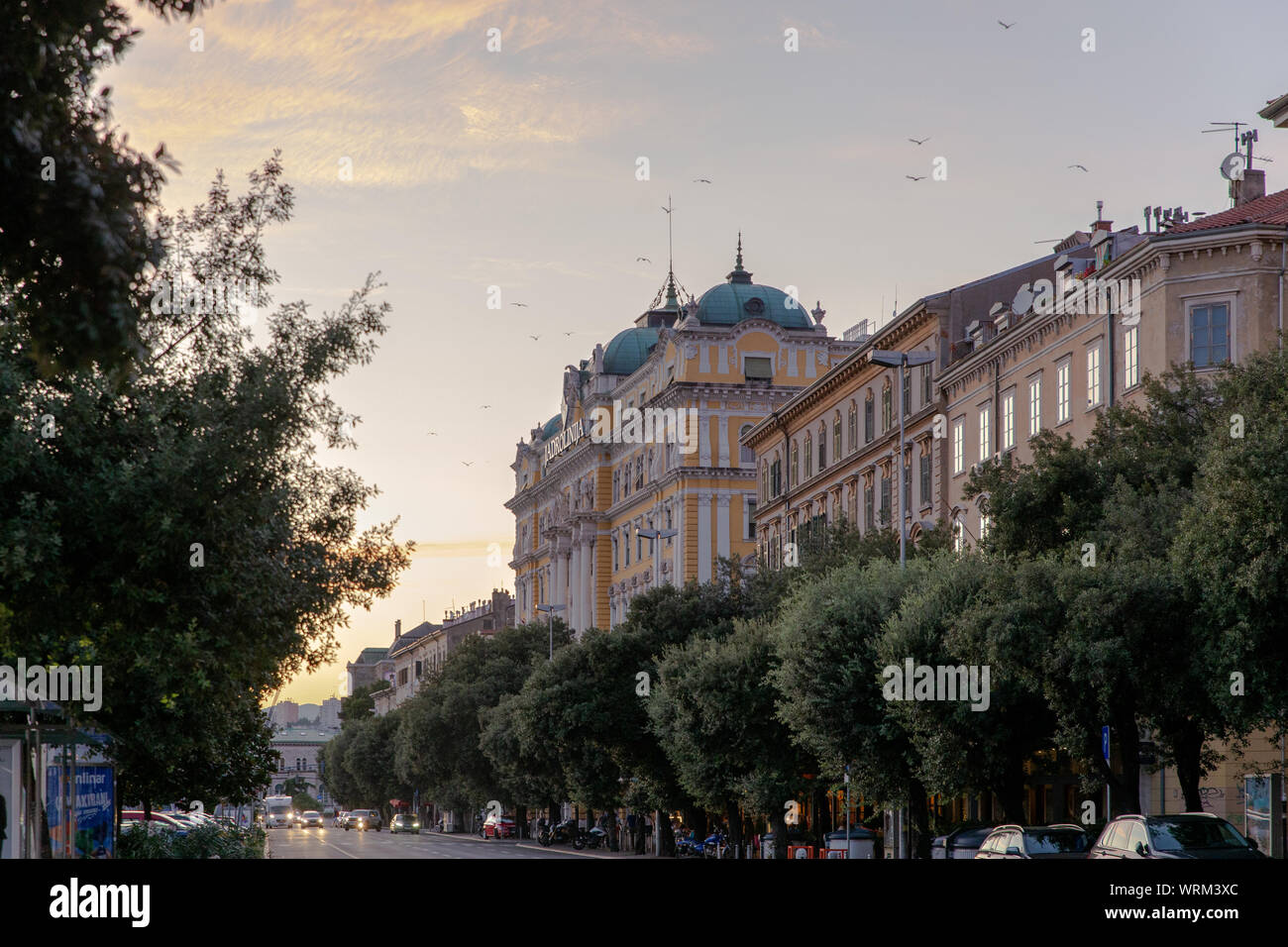 L'impressionnant palais Adria sur Rijeka's riva (front de mer) est un symbole de la puissance maritime historique de Rijeka.. Design inspiré par Haute Renaissance Banque D'Images