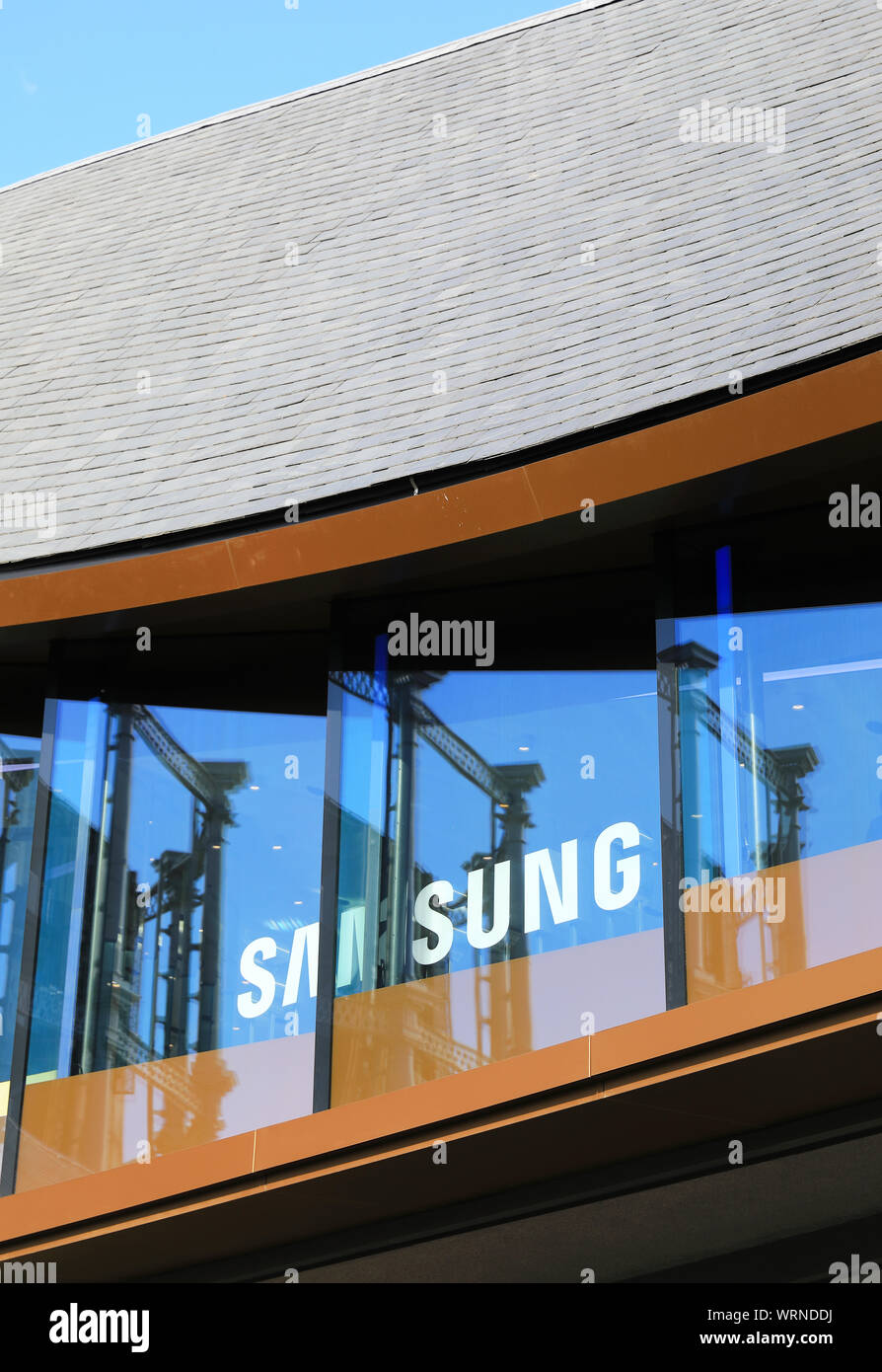 Samsung KX concept store, à la fine pointe de la technologie, des événements, des ateliers et des spectacles, au triage du charbon diminue, dans le nord de Londres, UK Banque D'Images