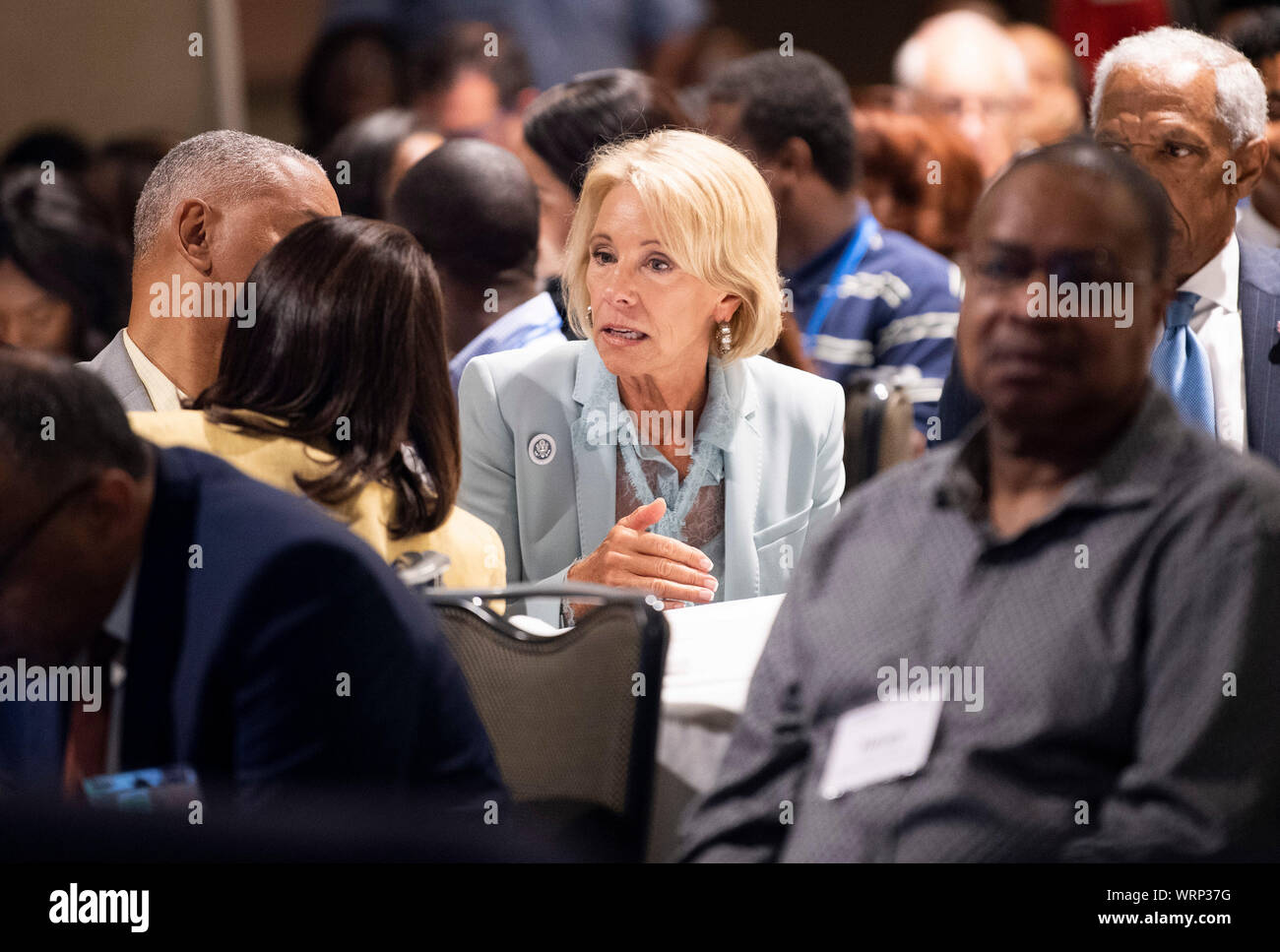 Le secrétaire d'éducation Betsy DeVos parle aux membres de l'assistance en tant que Président américain Donald J. Trump prononce une allocution à la National 2019 Des collèges et universités traditionnellement noires Conférence Semaine à l'hôtel Renaissance à Washington, DC le mardi 10 septembre 2019. Crédit : Kevin Dietsch/piscine par CNP /MediaPunch Banque D'Images