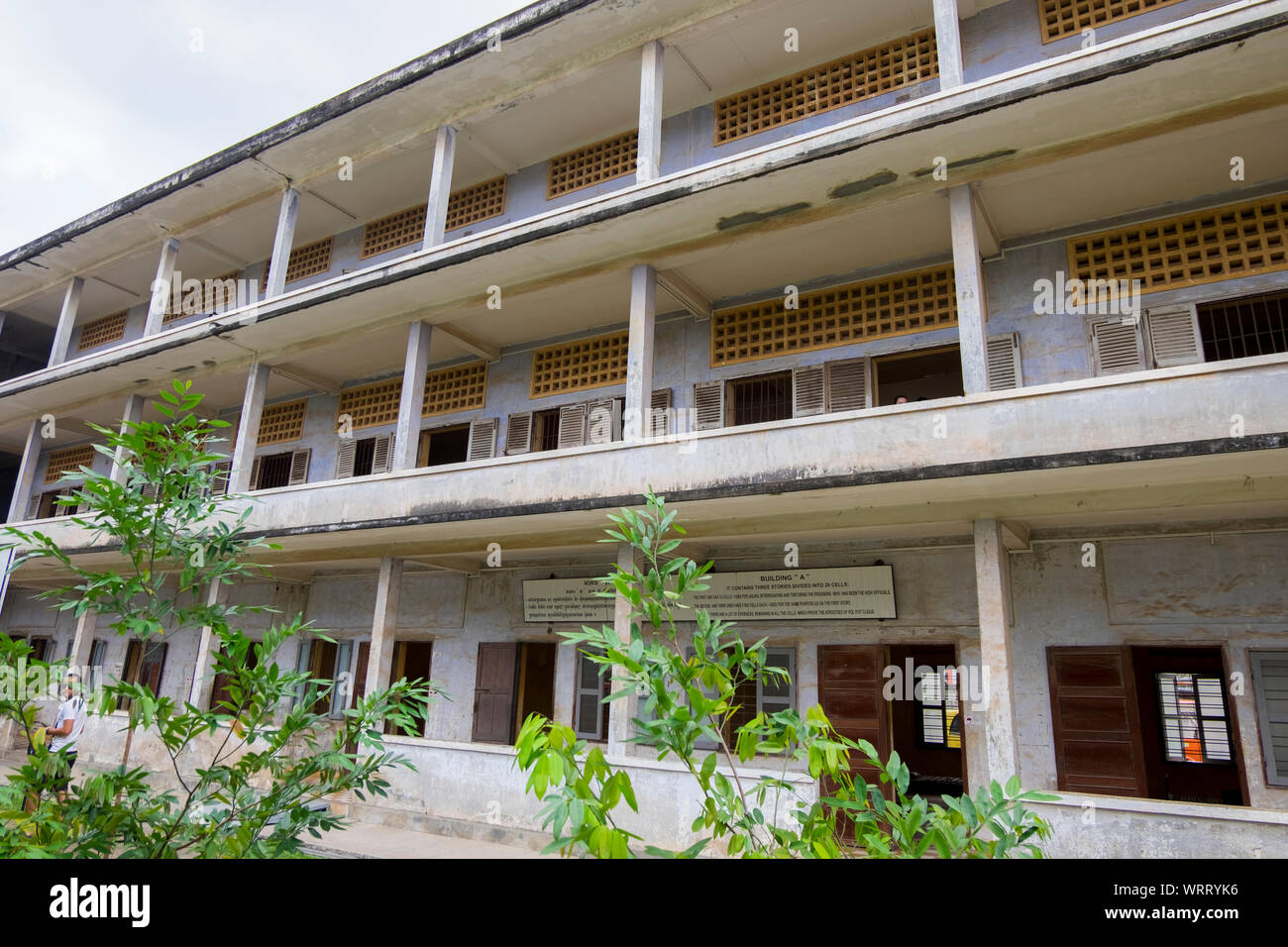 Un des vieux bâtiments de l'école à la prison de sécurité 21, SC-21, aujourd'hui Musée du Génocide de Tuol Sleng. À Phnom Penh, Cambodge. Banque D'Images