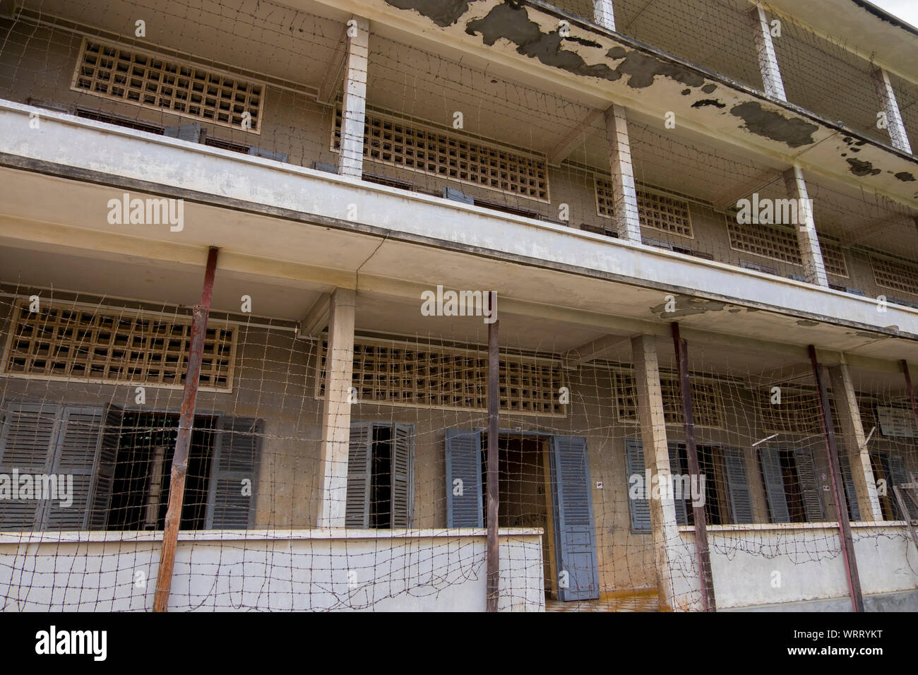 Un des vieux bâtiments de l'école à la prison de sécurité 21, SC-21, aujourd'hui Musée du Génocide de Tuol Sleng. À Phnom Penh, Cambodge. Banque D'Images