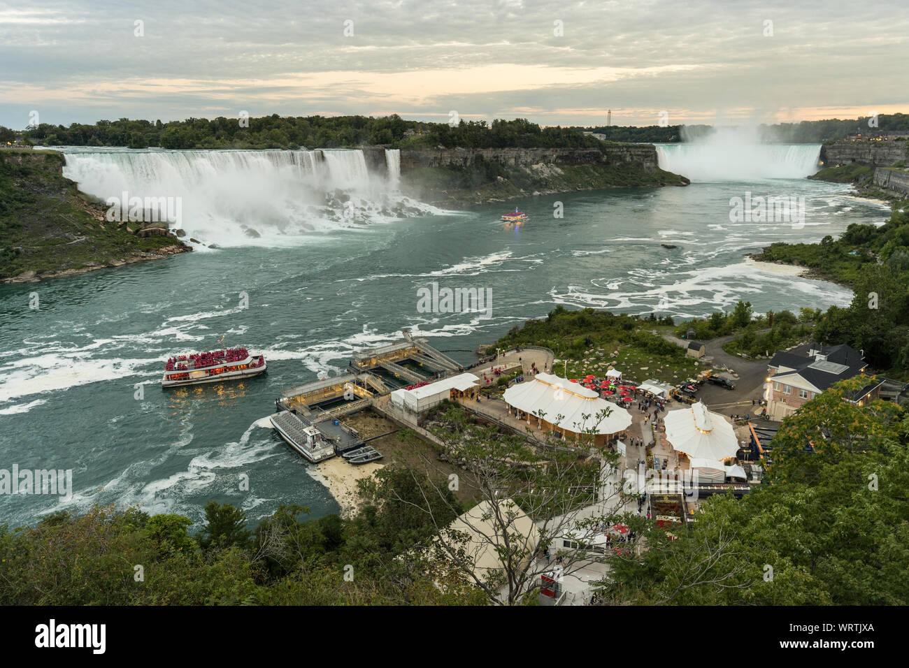 Niagara Falls du côté canadien de l'Ontario Banque D'Images