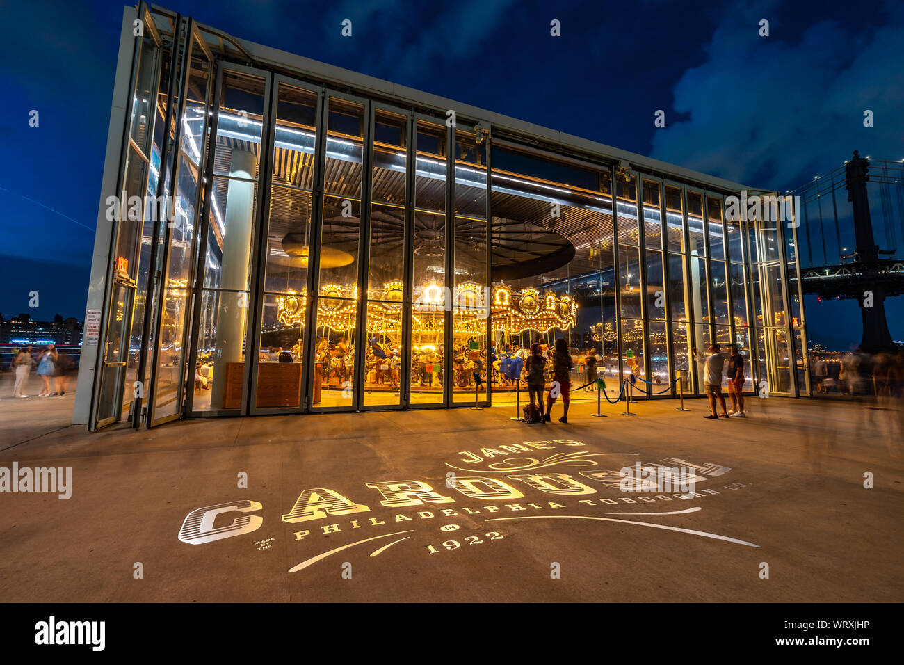 New York, USA - Jane's Carousel sur la banque du fleuve Hudson Banque D'Images