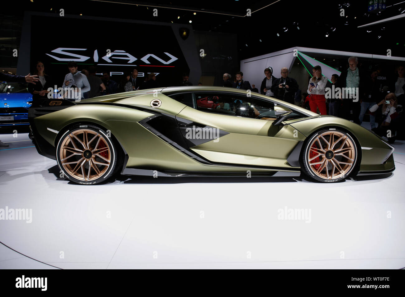 Francfort, Allemagne. 10 Sep, 2019. Le constructeur automobile italien Lamborghini affiche le plug-in hybride de voiture de sport au Sian 2019 Internationale Automobil-Ausstellung (AAI). (Photo de Michael Debets/Pacific Press) Credit : Pacific Press Agency/Alamy Live News Banque D'Images