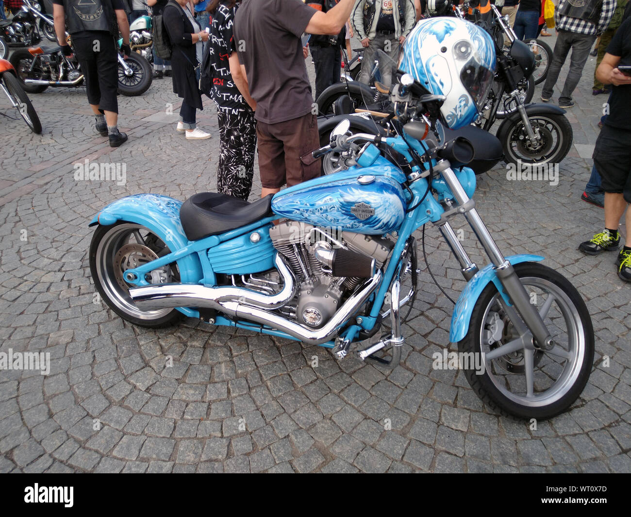 Chopper harley davidson Banque de photographies et d’images à haute ...