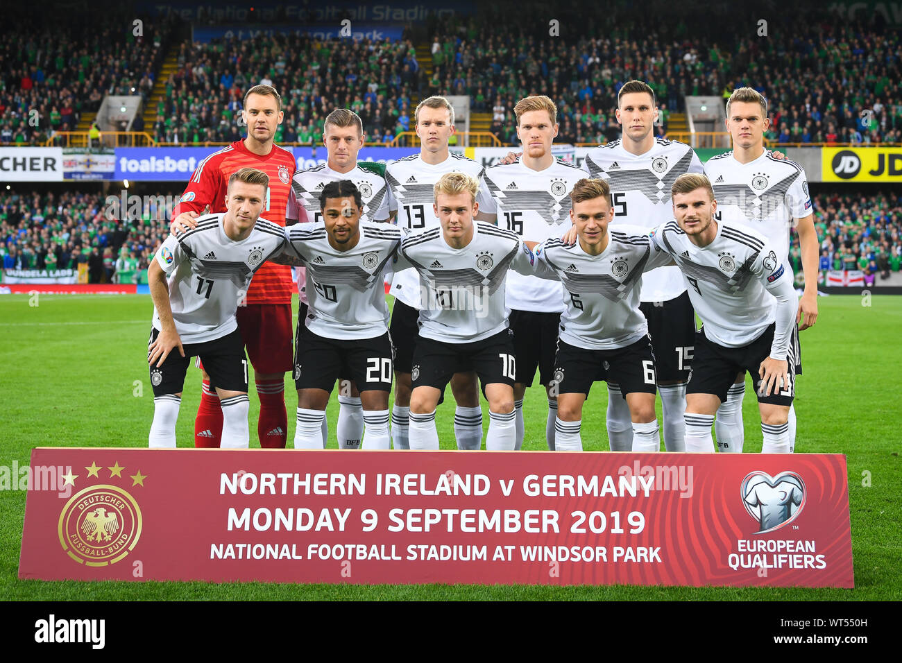 Photo de l'équipe de l'Allemagne. Rangée du haut : de gauche à droite le gardien Manuel Neuer (Allemagne), Toni Kroos (Allemagne), Lukas Klostermann (Allemagne), Marcel Halstenberg (Allemagne), Niklas Suele (Allemagne), Matthias Ginter (Allemagne). Rangée du bas de gauche à droite : Marco Reus (Allemagne), Serge Gnabry (Allemagne), Julian Brandt (Allemagne), Joshua Kimmich (Allemagne), Timo Werner (Allemagne). GES/football/Qualification EURO : l'Irlande du Nord - Allemagne, 11.06.2019 Football/soccer : qualificatifs européens : l'Irlande du Nord contre l'Allemagne, à Belfast, le 11 juin 2019 | dans le monde d'utilisation Banque D'Images