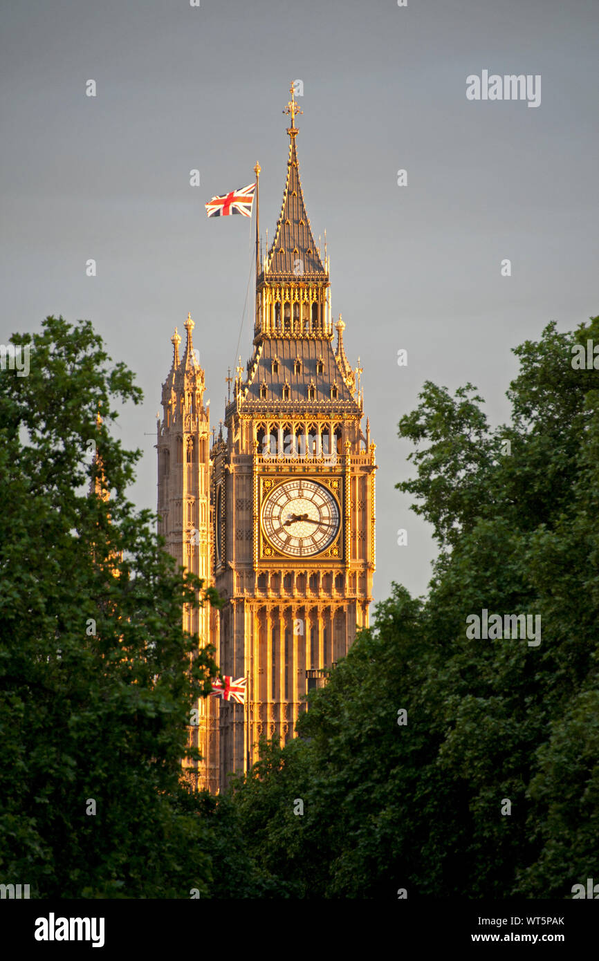 Big Ben & Union Jack Flag, Westminster, London, United Kingdom Banque D'Images