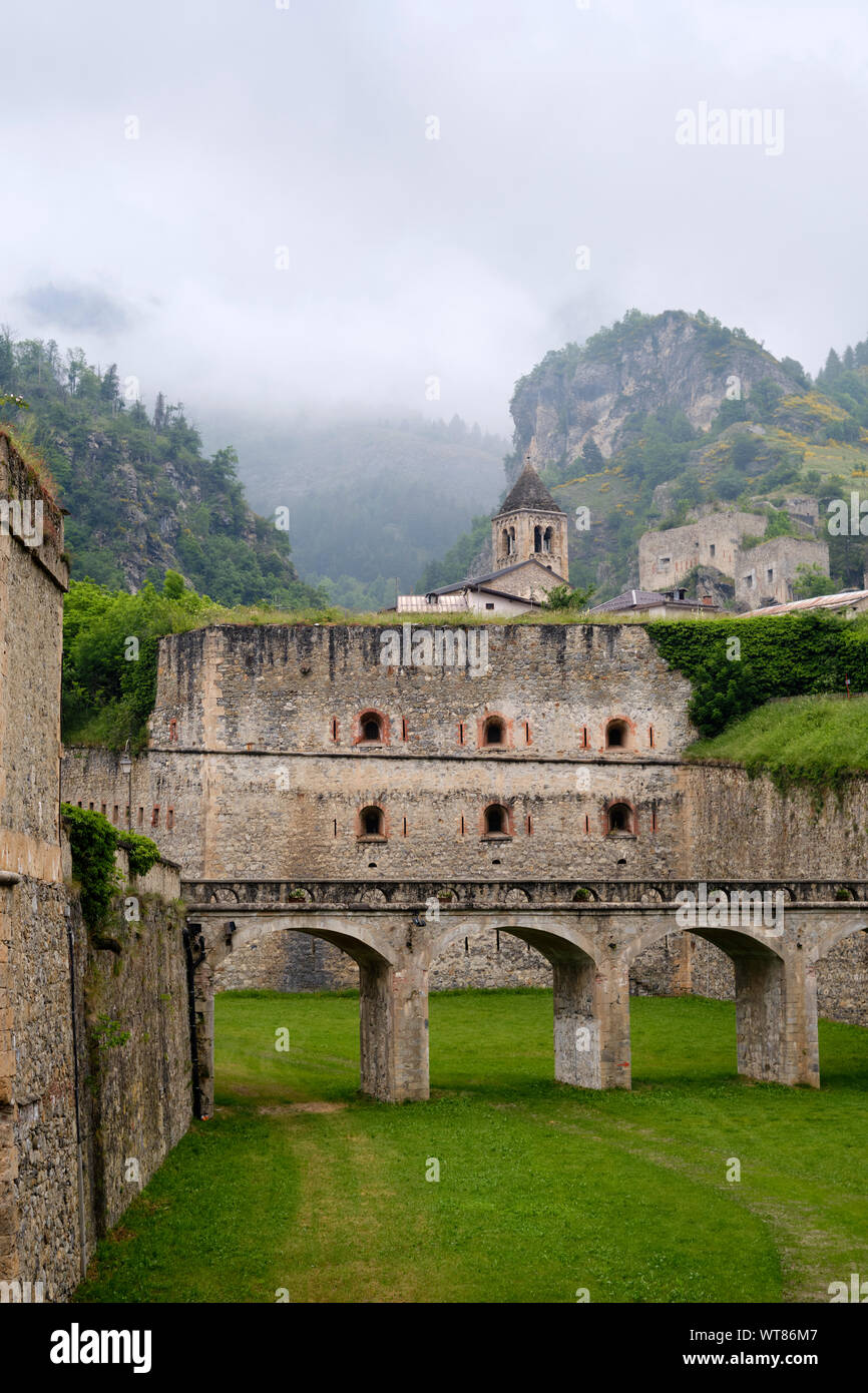 Forte Albertino / Forte di Vinadio une forteresse à Vinadio, Piémont, Italie du nord, Stura di Demonte river valley de l'Italie. Banque D'Images