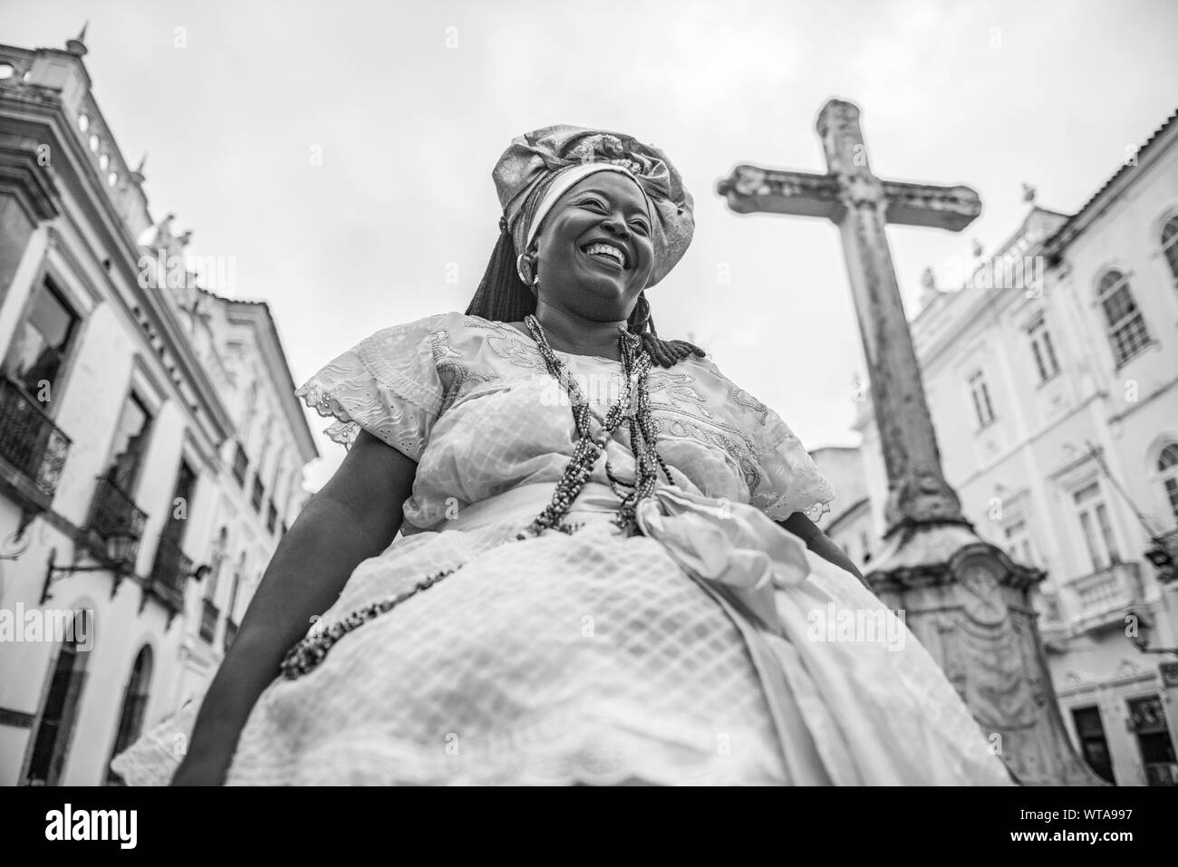 Baiana typique dans le Pelourinho, le quartier historique de Salvador Banque D'Images