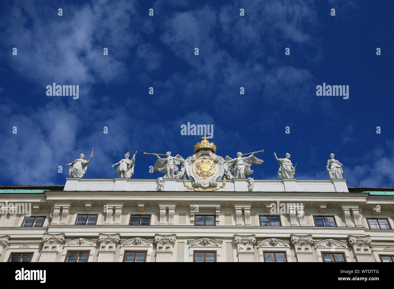 Détail de la façade de l'aile de la chancellerie impériale de la Hofburg à Vienne en Autriche Banque D'Images