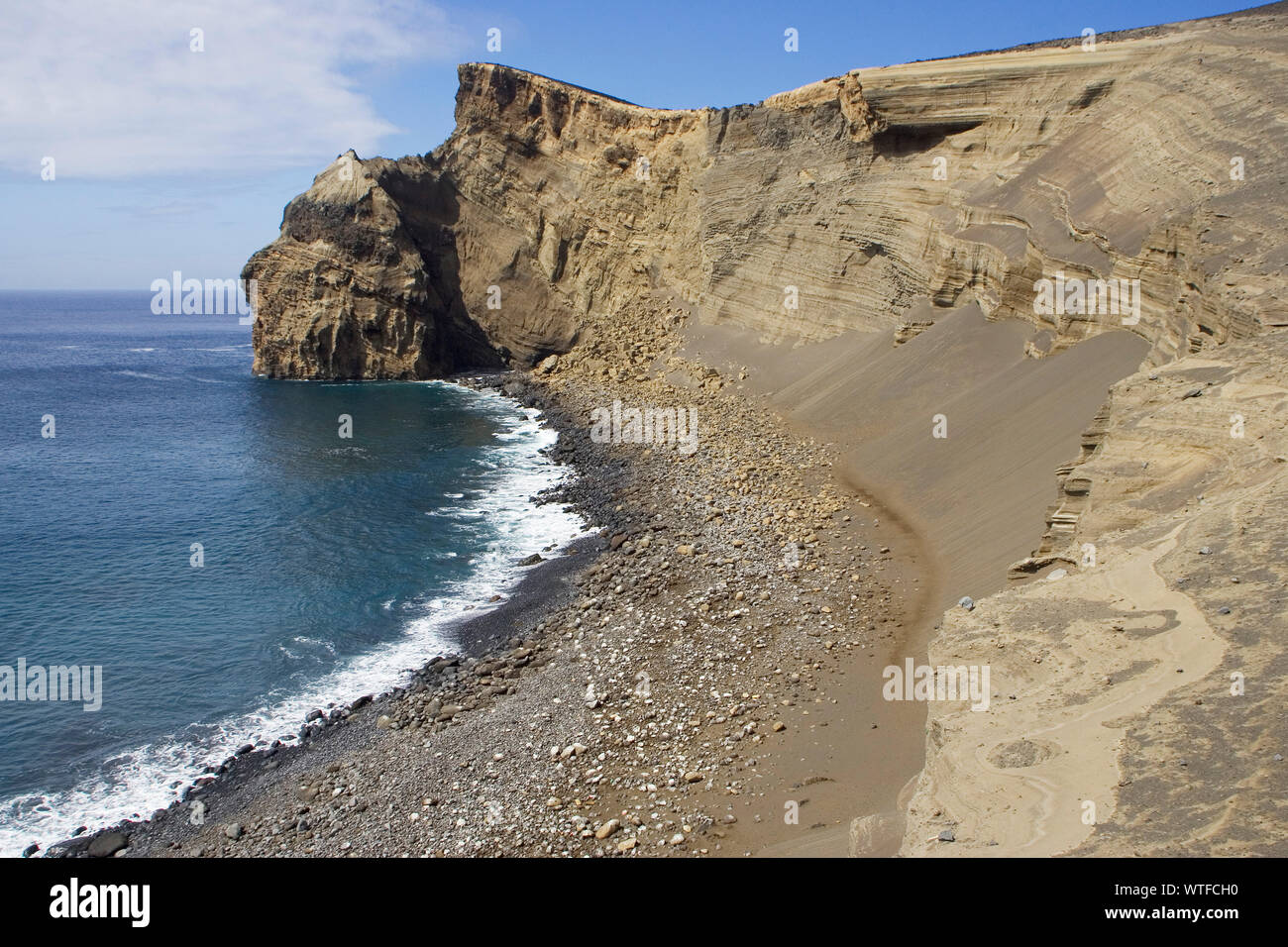 Des couches de cendres volcaniques Ponta dos Capelinhos Faial Açores Portugal Banque D'Images